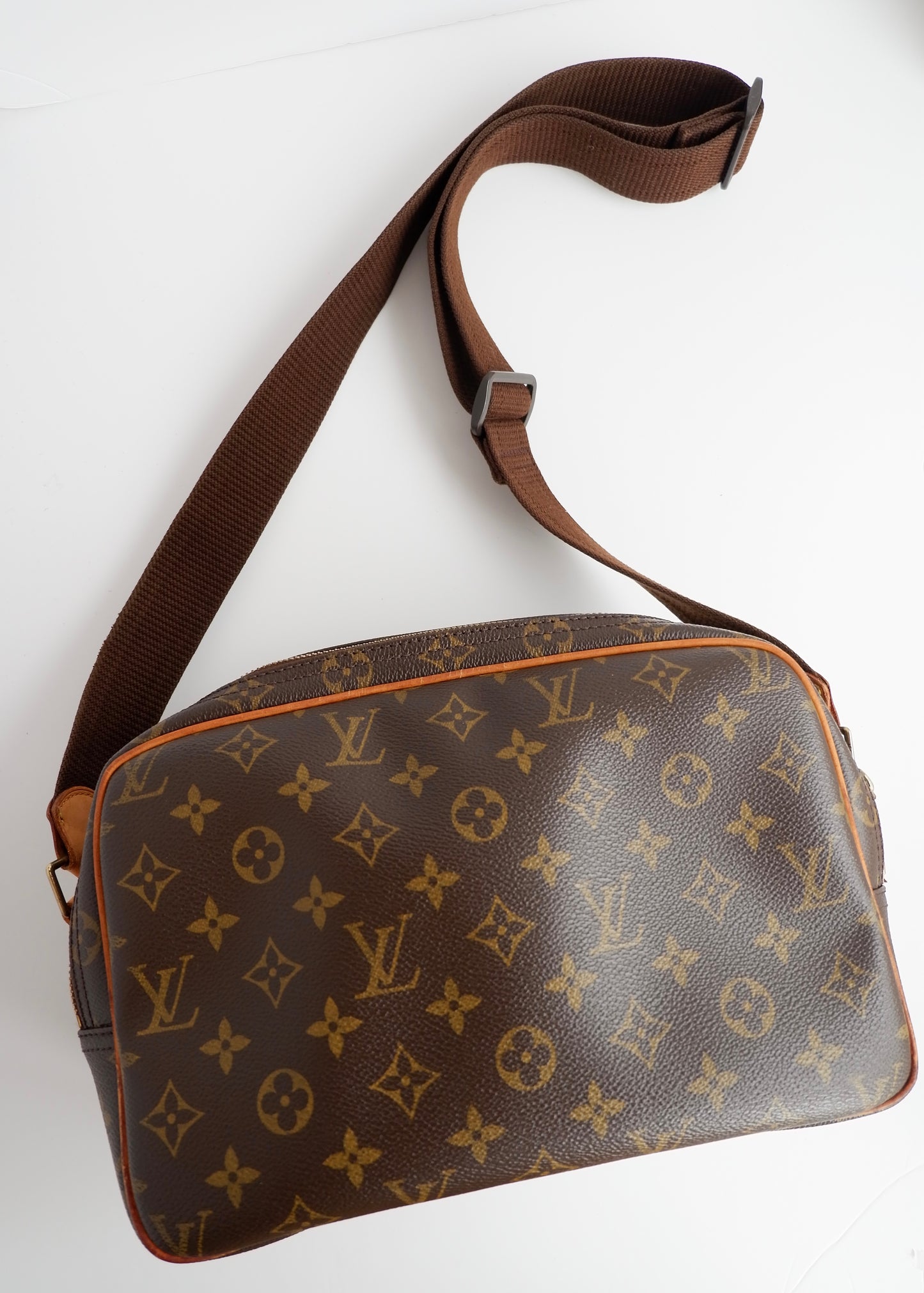 Authentic Preowned Louis Vuitton Monogram Reporter GM Crossbody