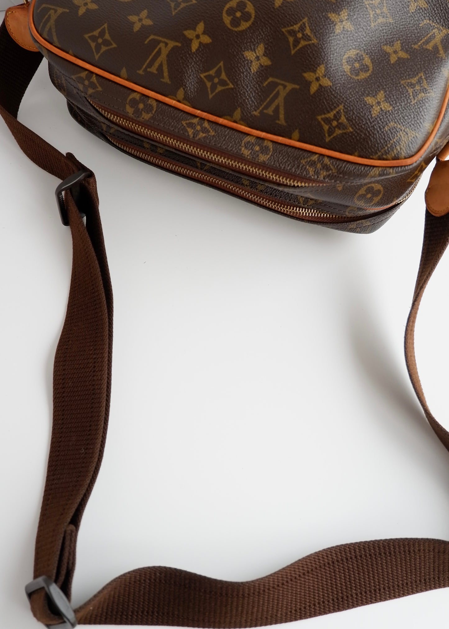 Authentic Preowned Louis Vuitton Monogram Reporter GM Crossbody
