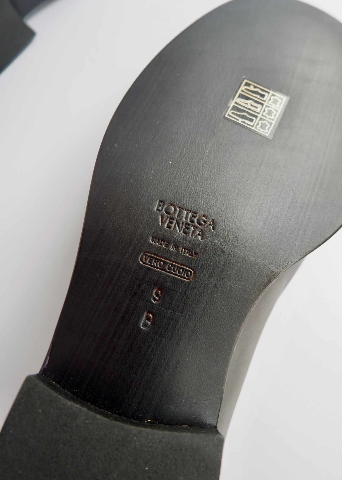 Authentic Bottega Veneta Black Leather Flats - 39