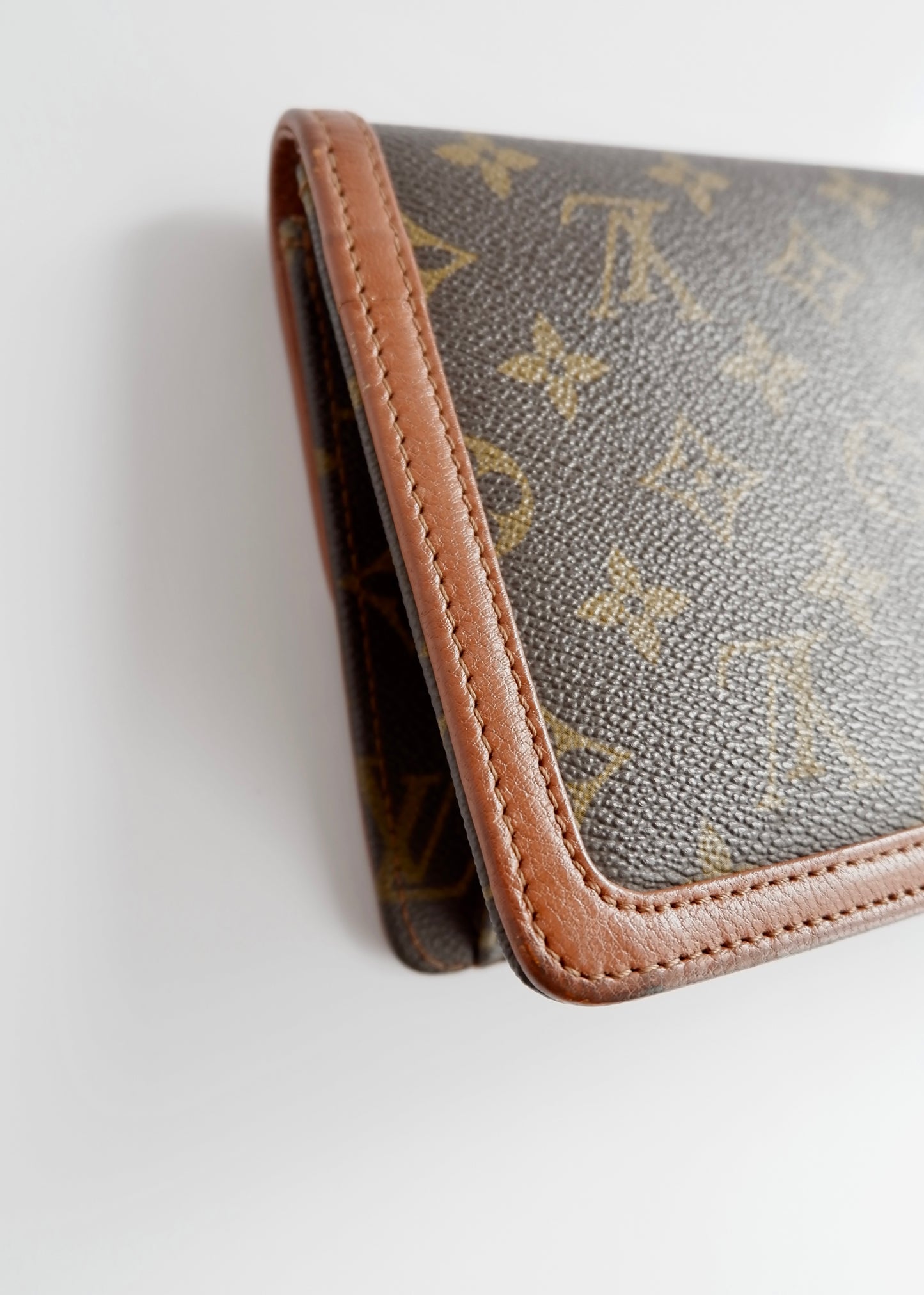 Authentic Preowned Vintage Louis Vuitton Monogram Pochette Dame Clutch