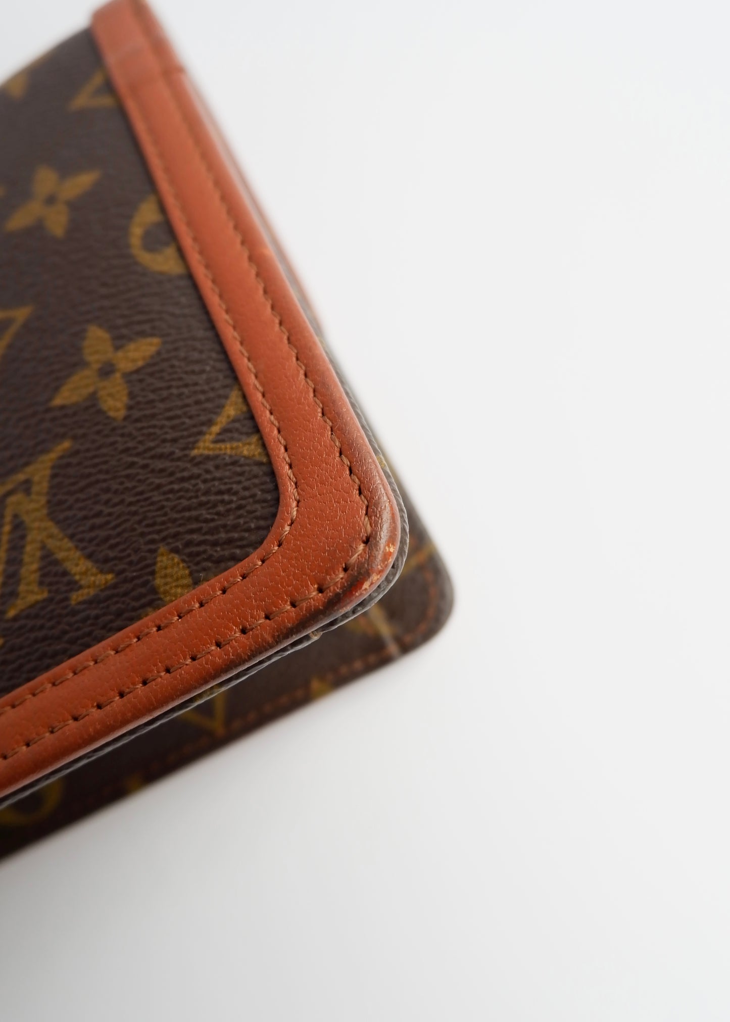 Authentic Preowned Vintage Louis Vuitton Monogram Pochette Dame Clutch