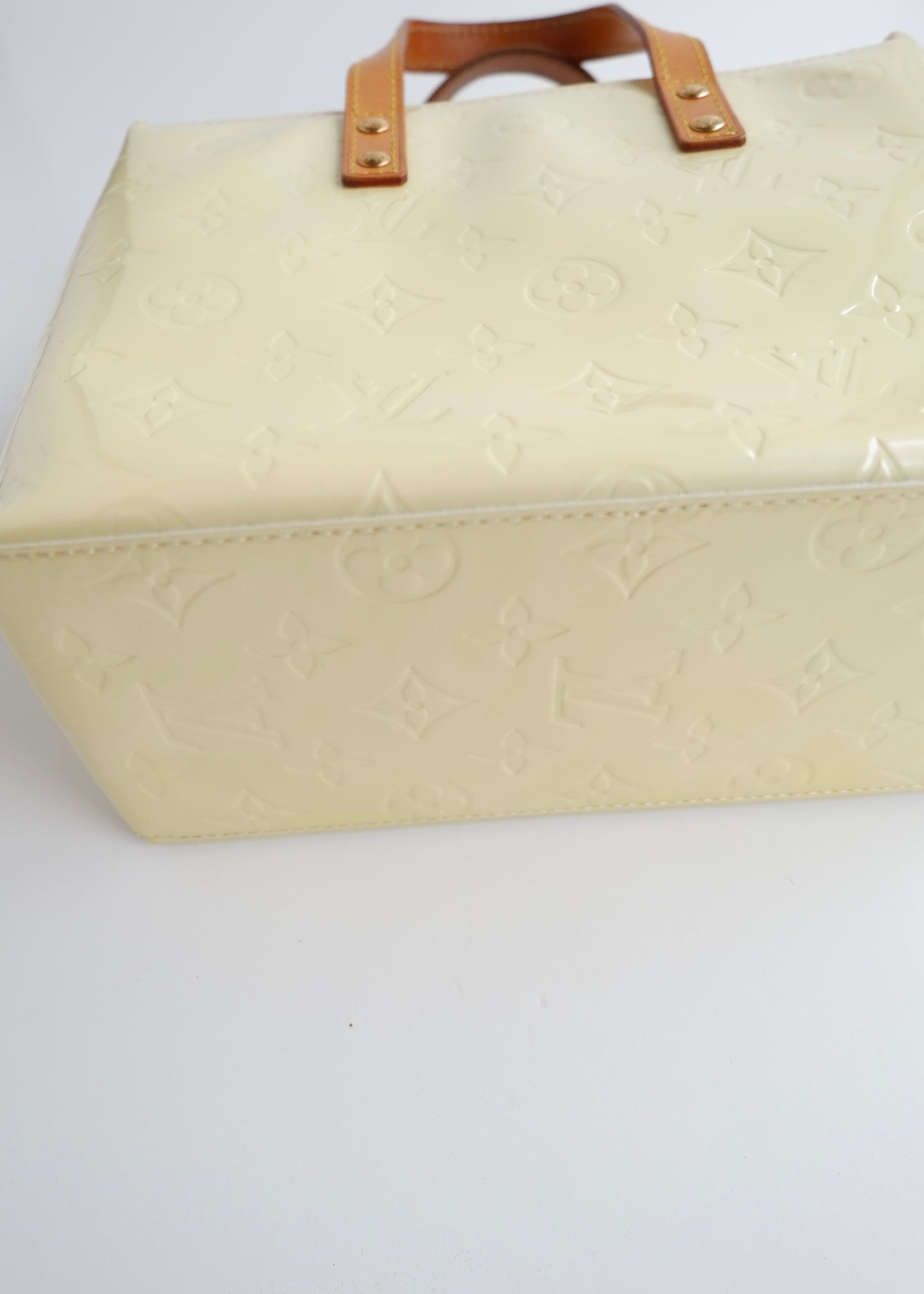 Authentic Preowned Louis Vuitton Off White Monogram Vernis Reade Handbag