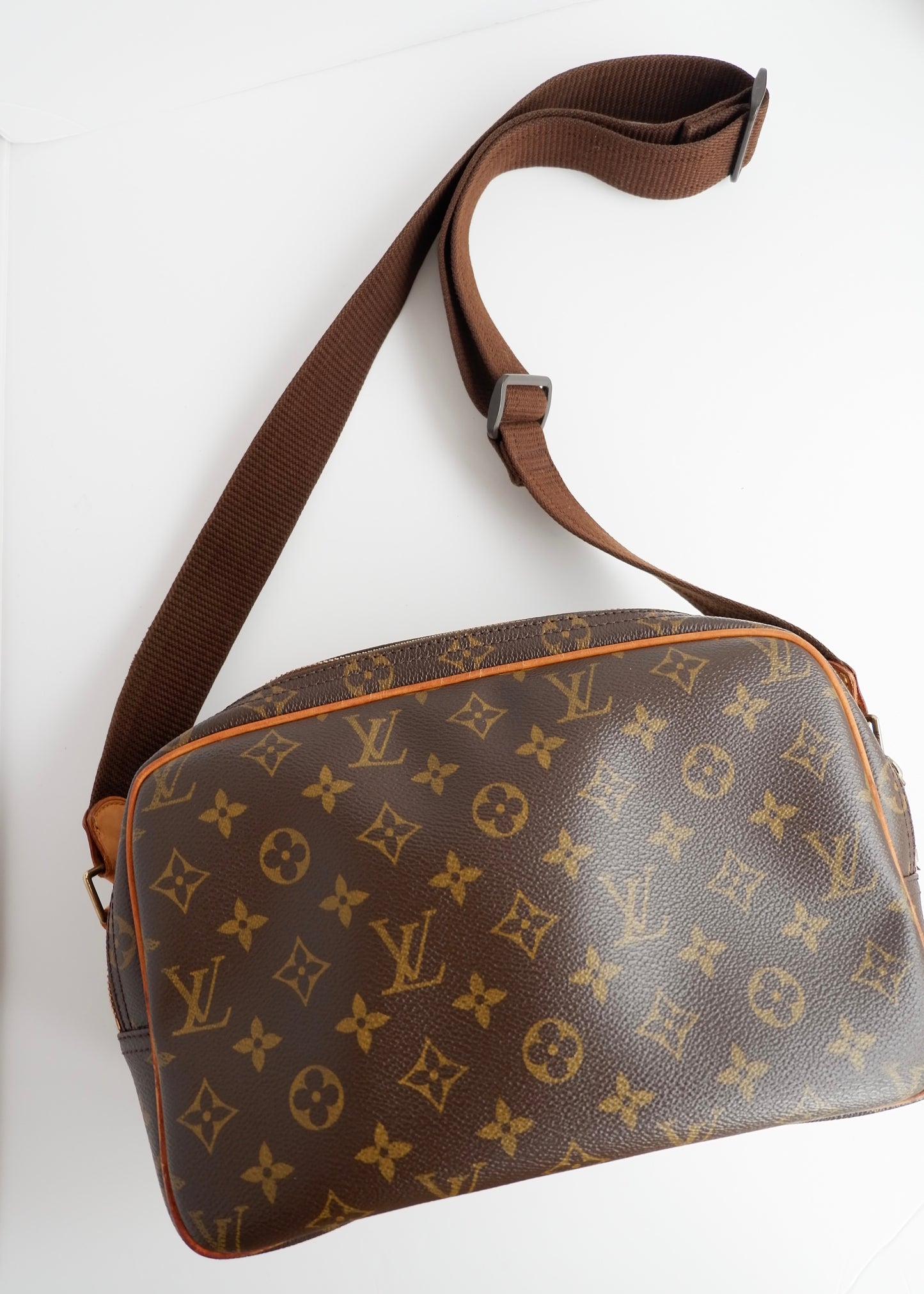 Authentic Preowned Louis Vuitton Monogram Reporter GM Crossbody