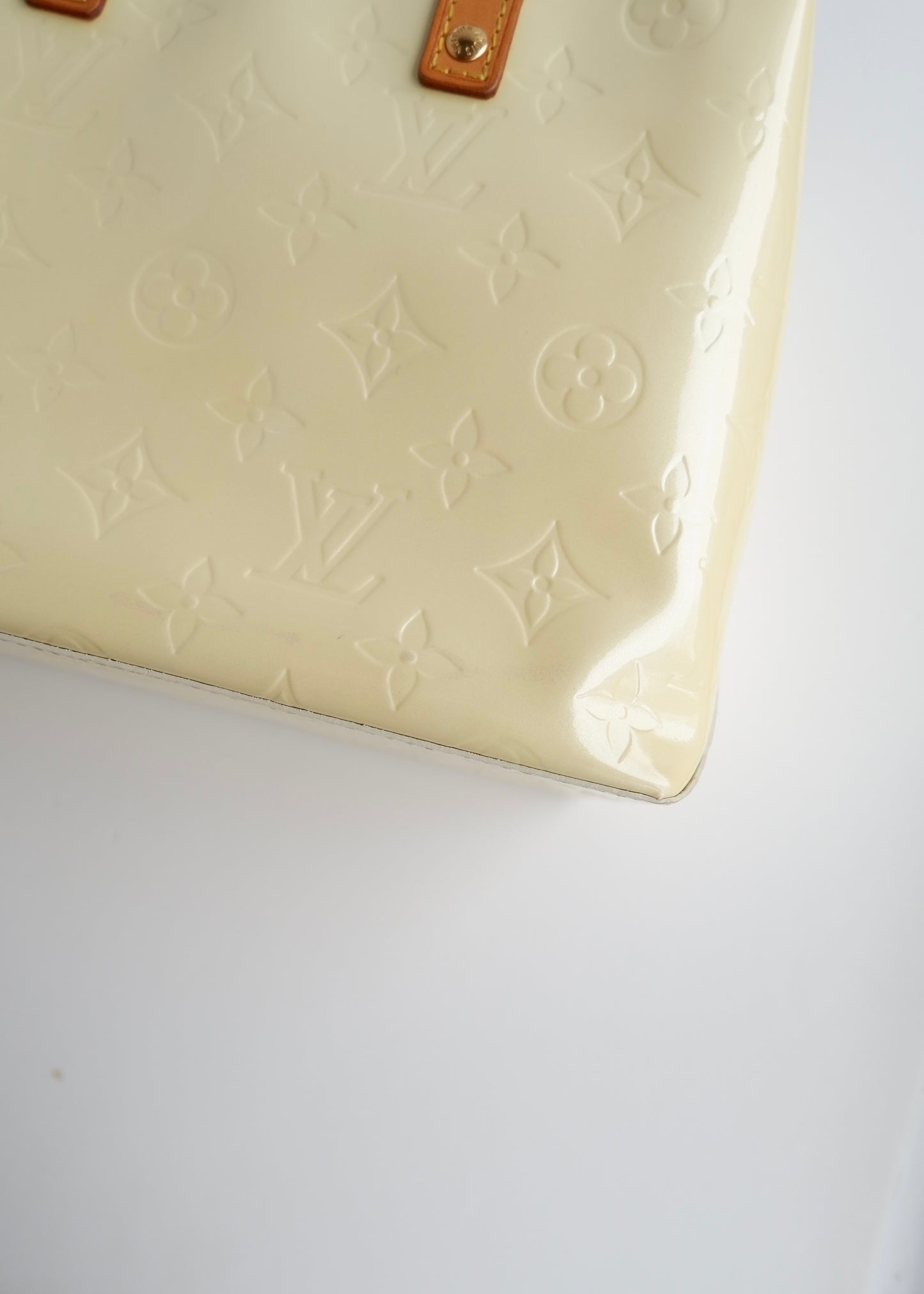 Authentic Preowned Louis Vuitton Off White Monogram Vernis Reade Handbag
