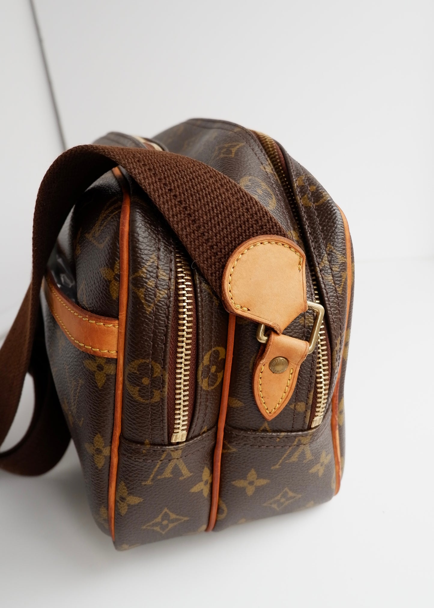 Authentic Preowned Louis Vuitton Monogram Reporter GM Crossbody