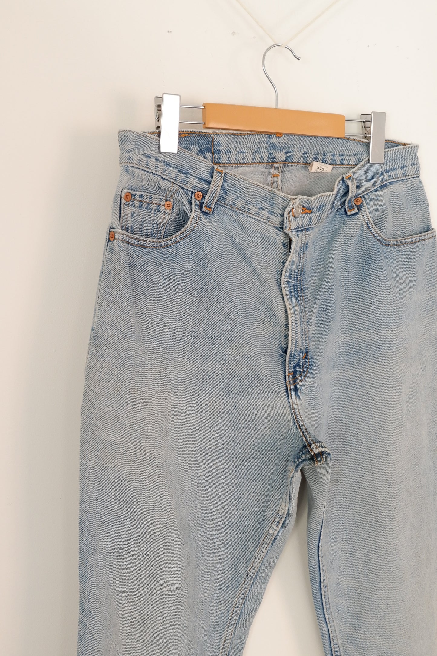 Levis Vintage 550 Light Wash Jeans - 32