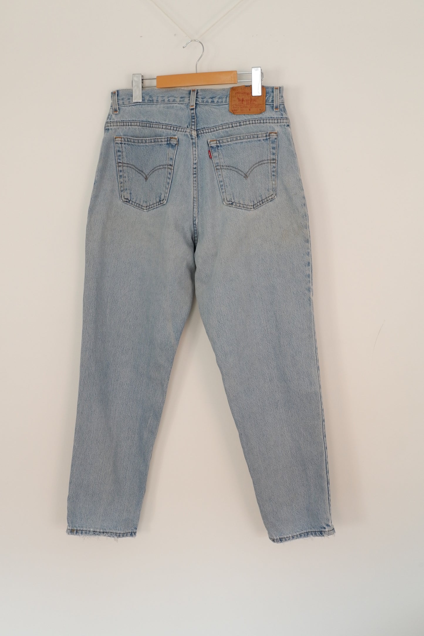 Levis Vintage 550 Light Wash Jeans - 32