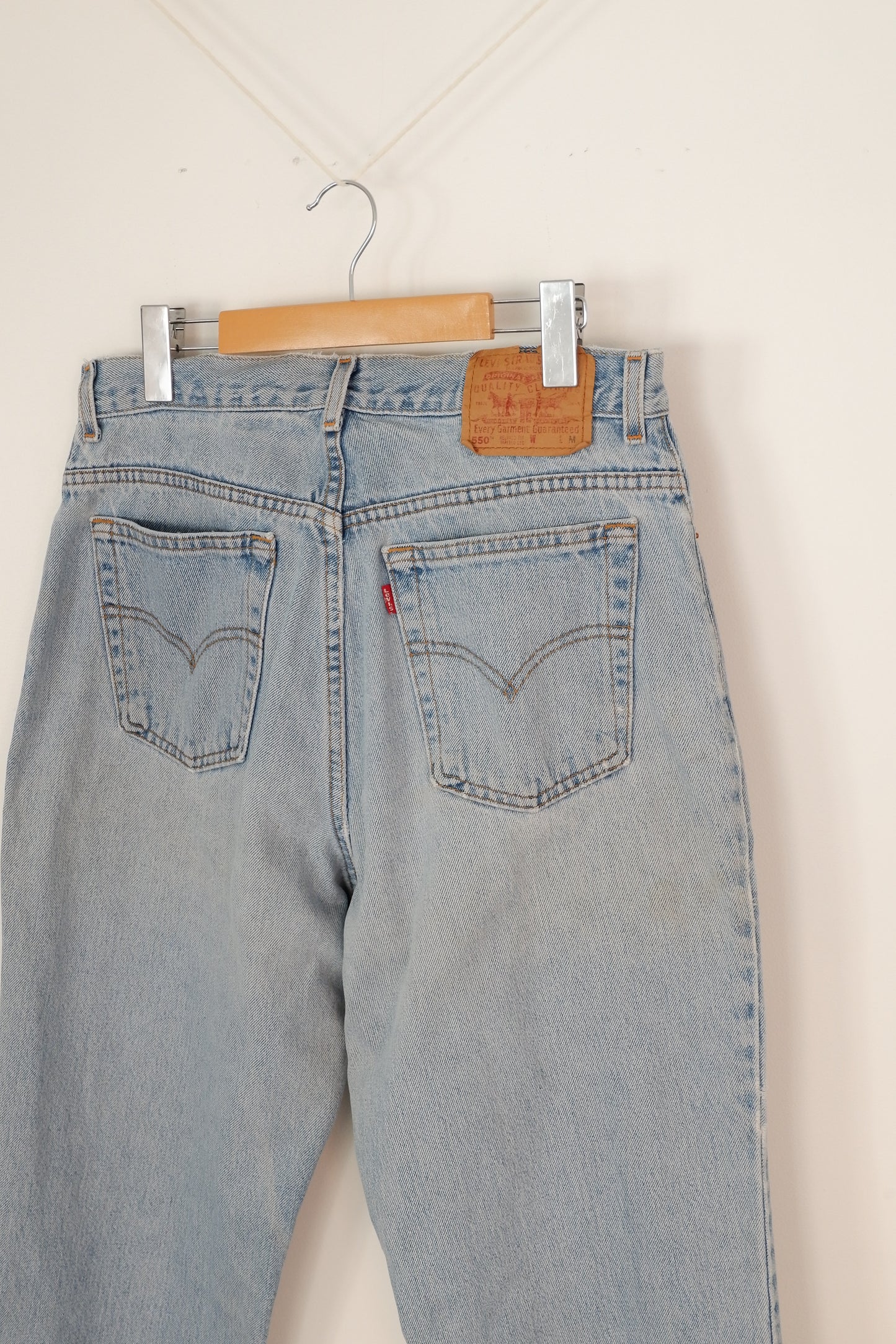 Levis Vintage 550 Light Wash Jeans - 32