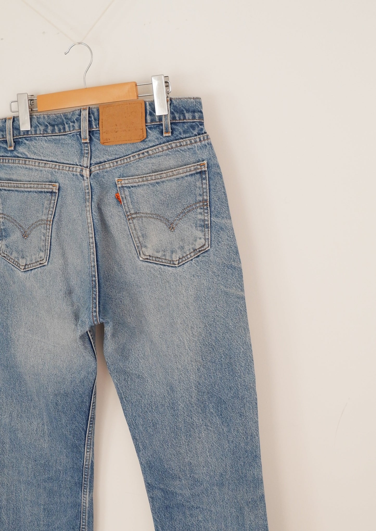 Levis Vintage 505 Medium/Light Wash Jeans - 32