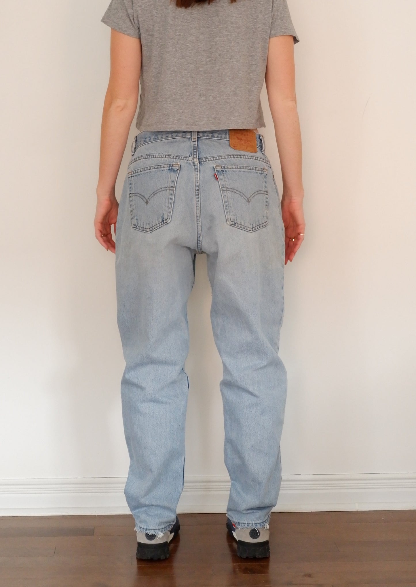 Levis Vintage 550 Light Wash Jeans - 32
