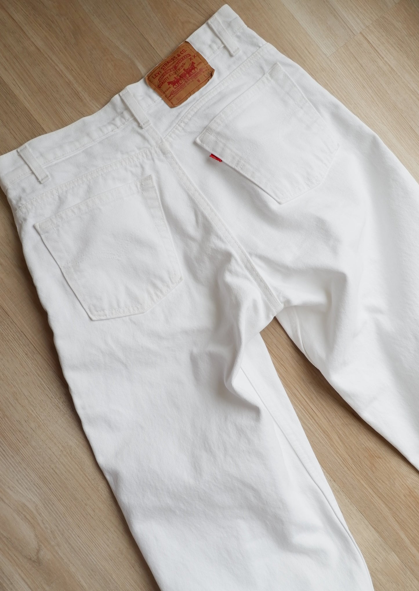 Levis Vintage 550 White Jeans - 30