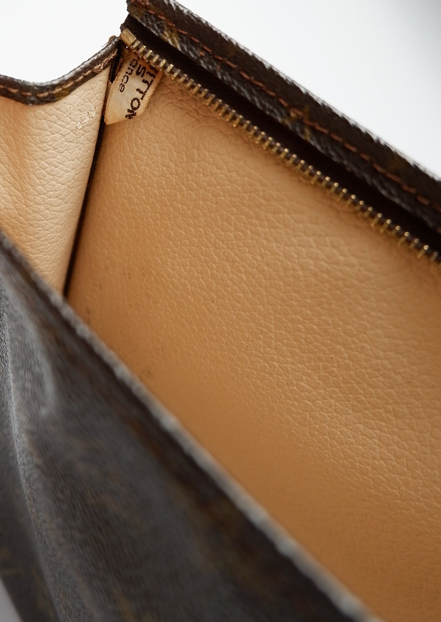 Authentic Preowned Vintage Louis Vuitton Monogram Toiletry 26