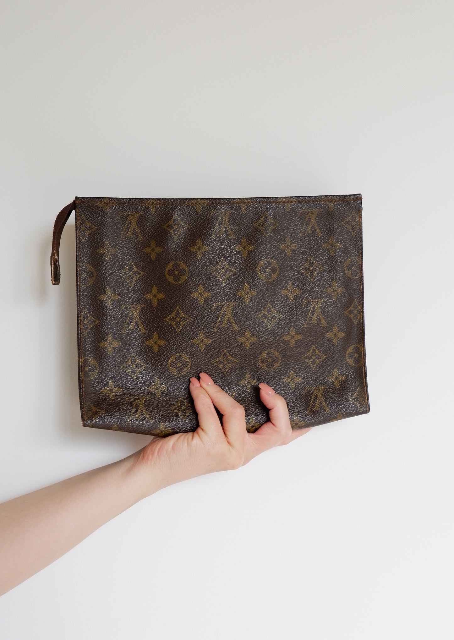 Authentic Preowned Vintage Louis Vuitton Monogram Toiletry 26