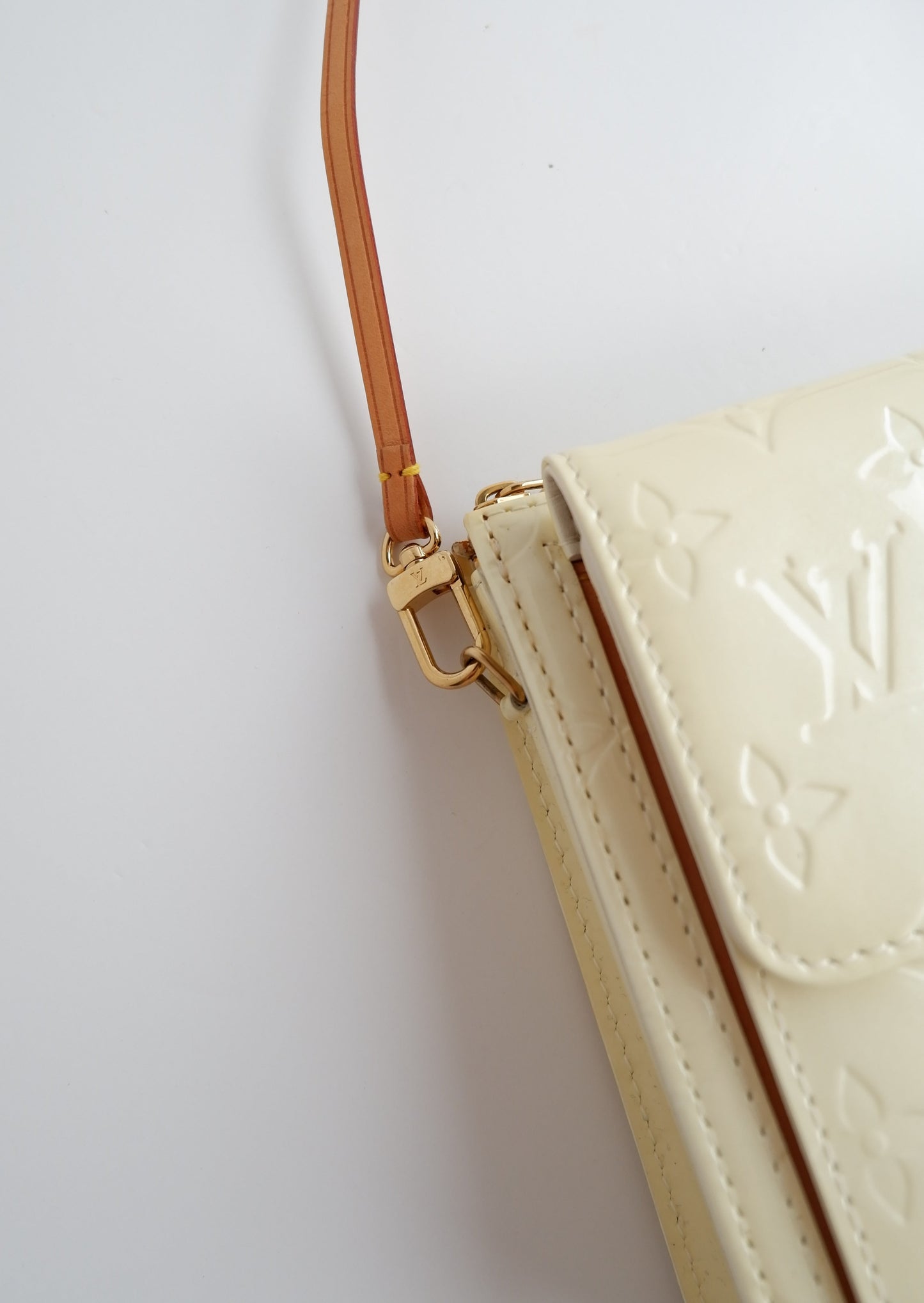 Authentic Preowned Louis Vuitton Monogram Vernis Cream/Ivory Mott Shoulder Bag
