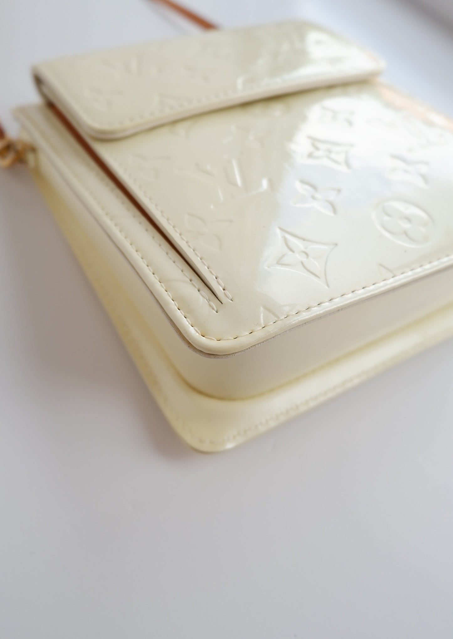 Authentic Preowned Louis Vuitton Monogram Vernis Cream/Ivory Mott Shoulder Bag