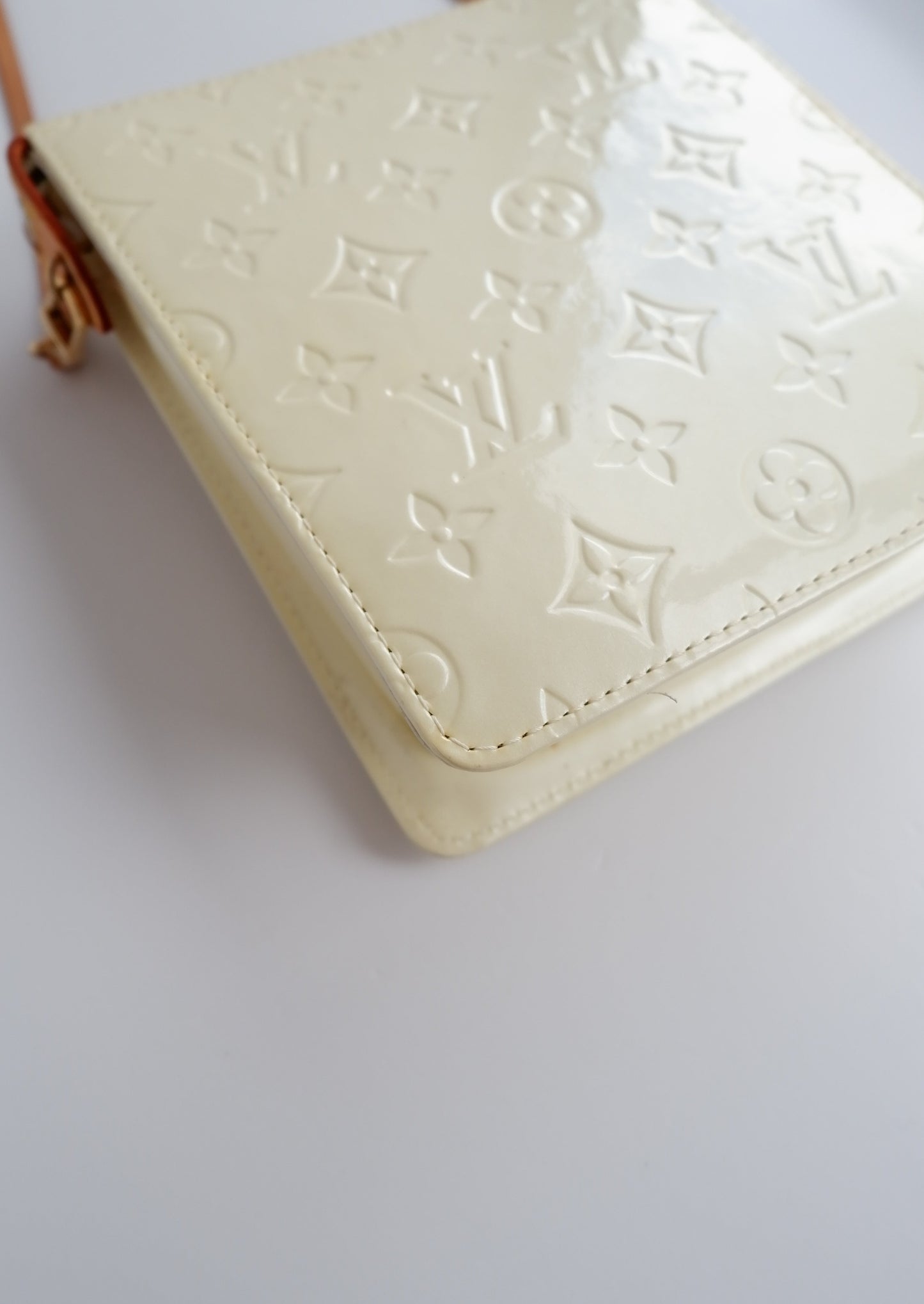 Authentic Preowned Louis Vuitton Monogram Vernis Cream/Ivory Mott Shoulder Bag