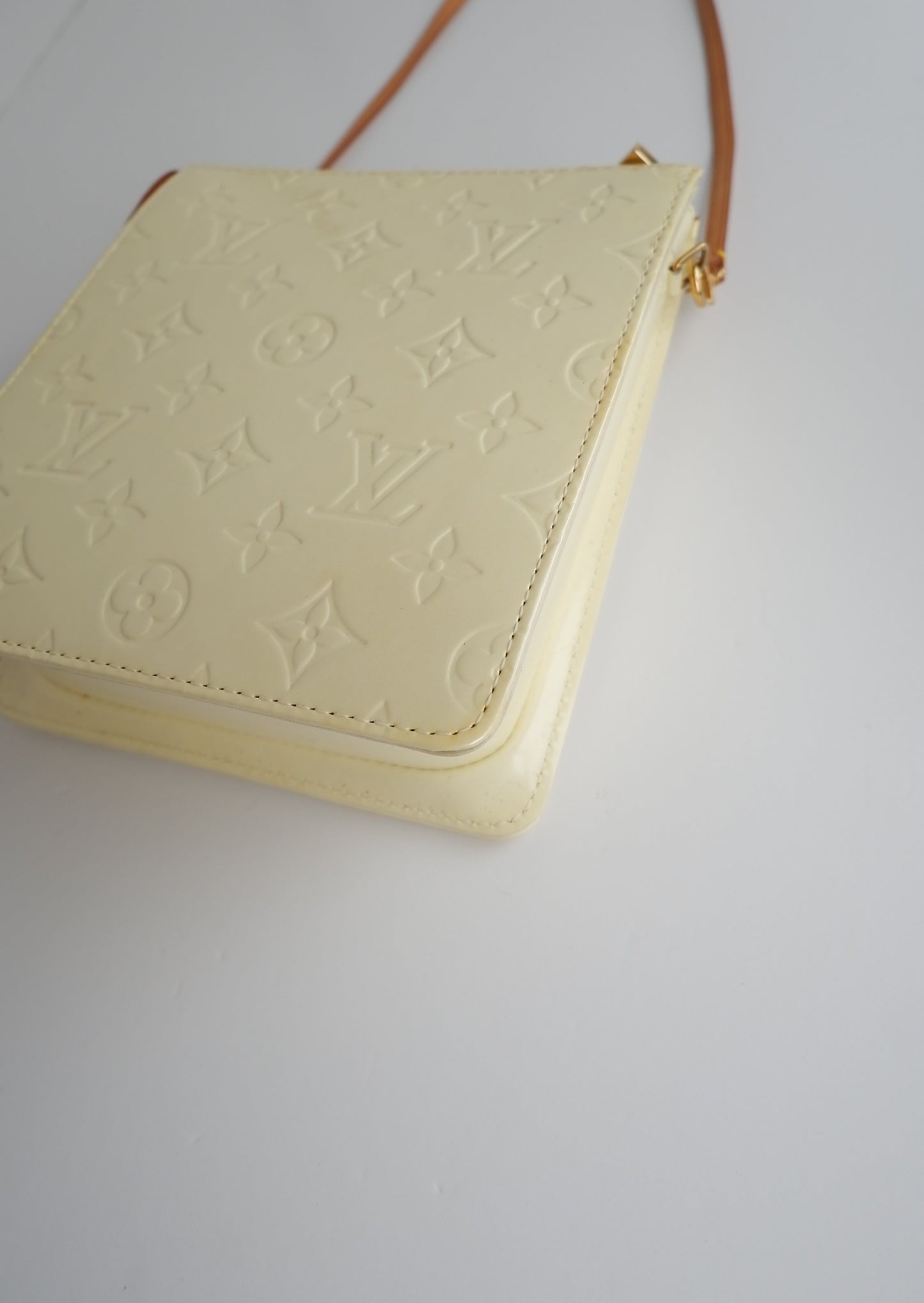 Authentic Preowned Louis Vuitton Monogram Vernis Cream/Ivory Mott Shoulder Bag