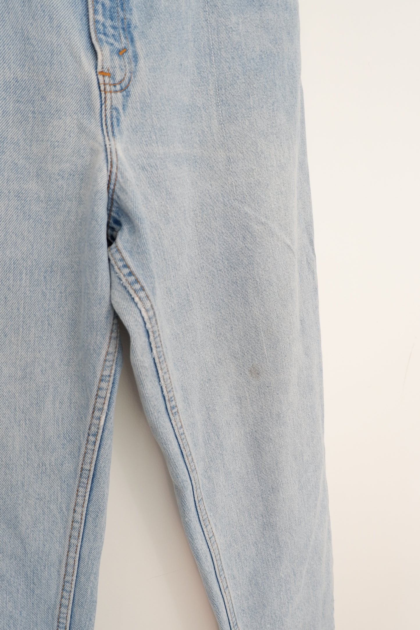 Levis Vintage 550 Relaxed Fit Tapered Leg Jeans - 30