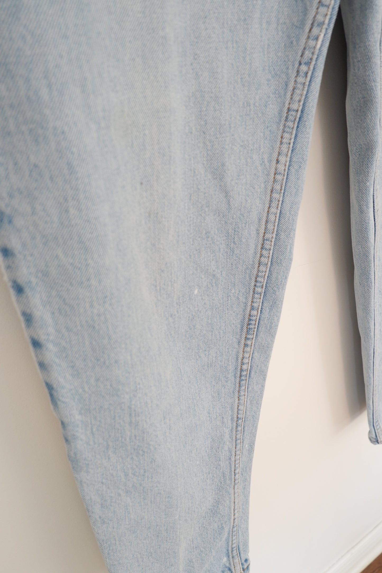 Levis Vintage 550 Relaxed Fit Tapered Leg Jeans - 30