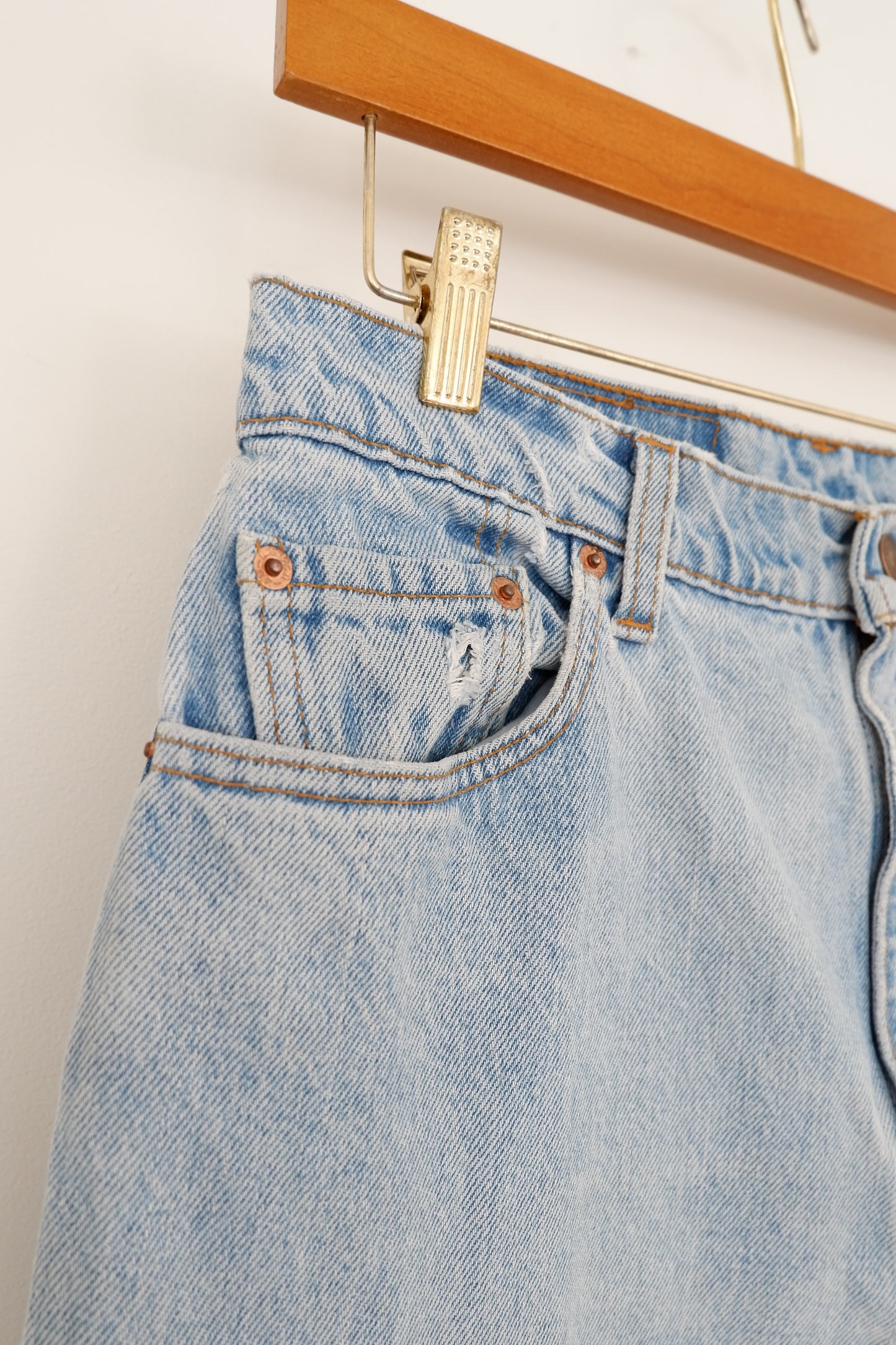 Levis Vintage 550 Relaxed Fit Tapered Leg Jeans - 30