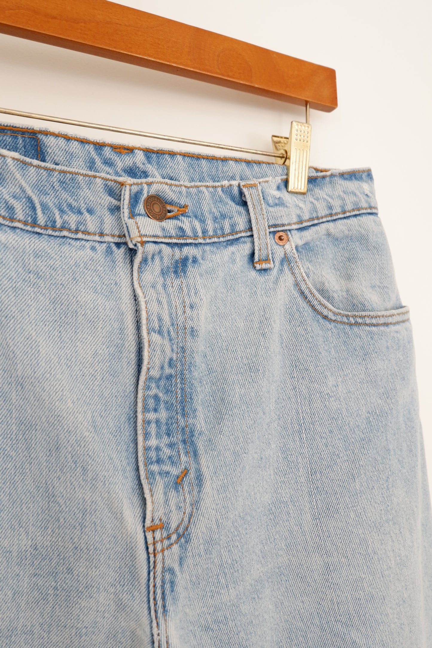 Levis Vintage 550 Relaxed Fit Tapered Leg Jeans - 30