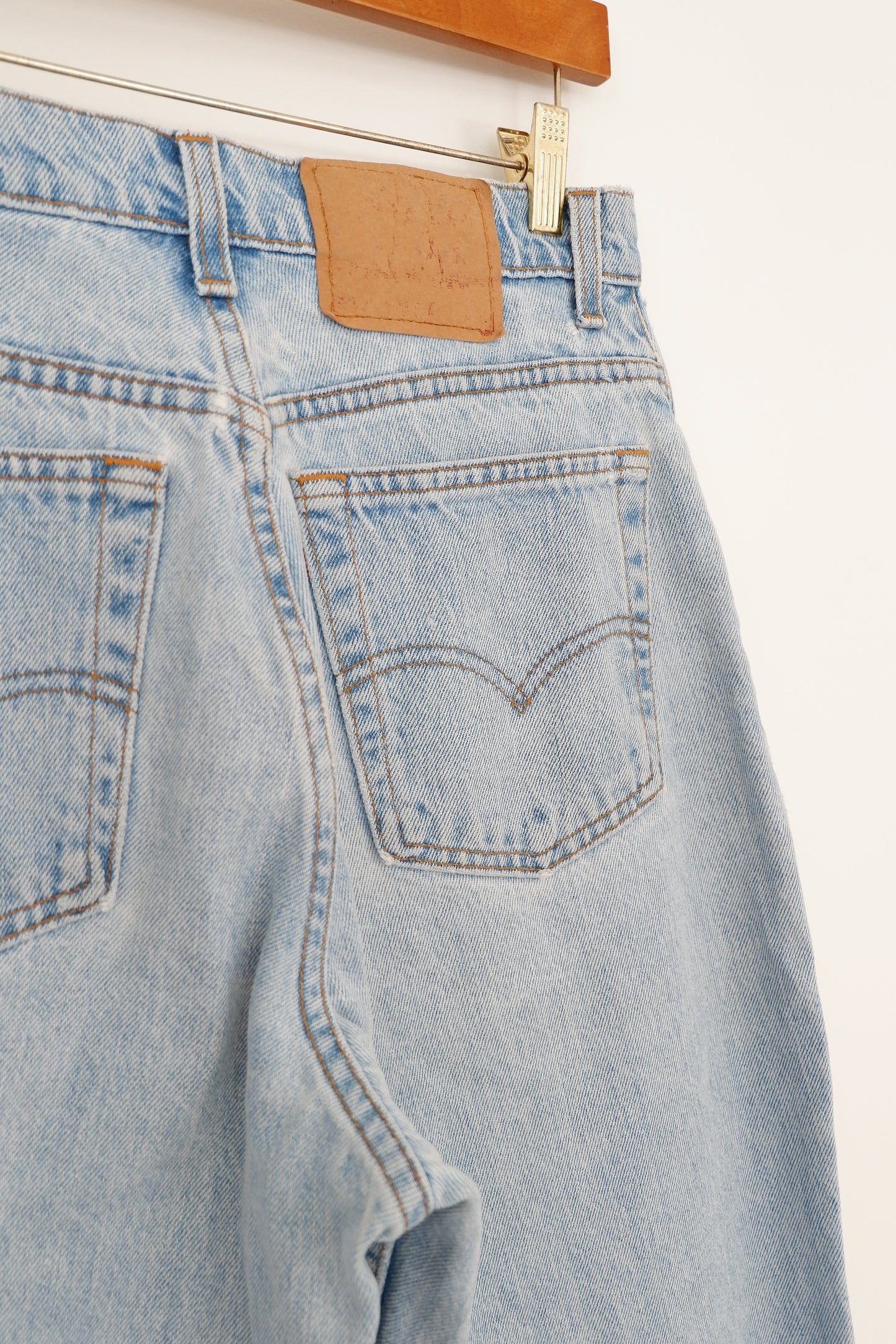 Levis Vintage 550 Relaxed Fit Tapered Leg Jeans - 30