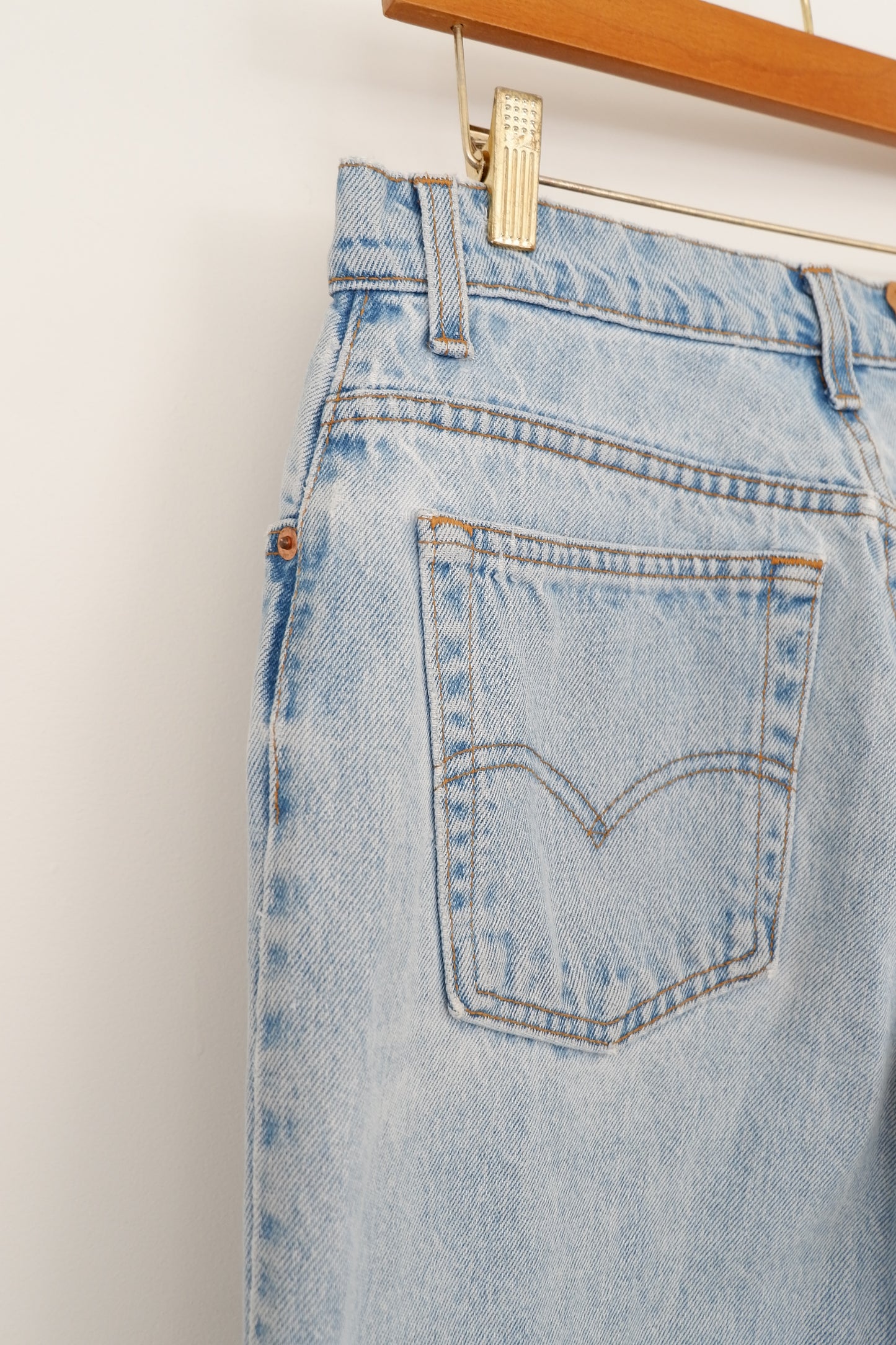 Levis Vintage 550 Relaxed Fit Tapered Leg Jeans - 30