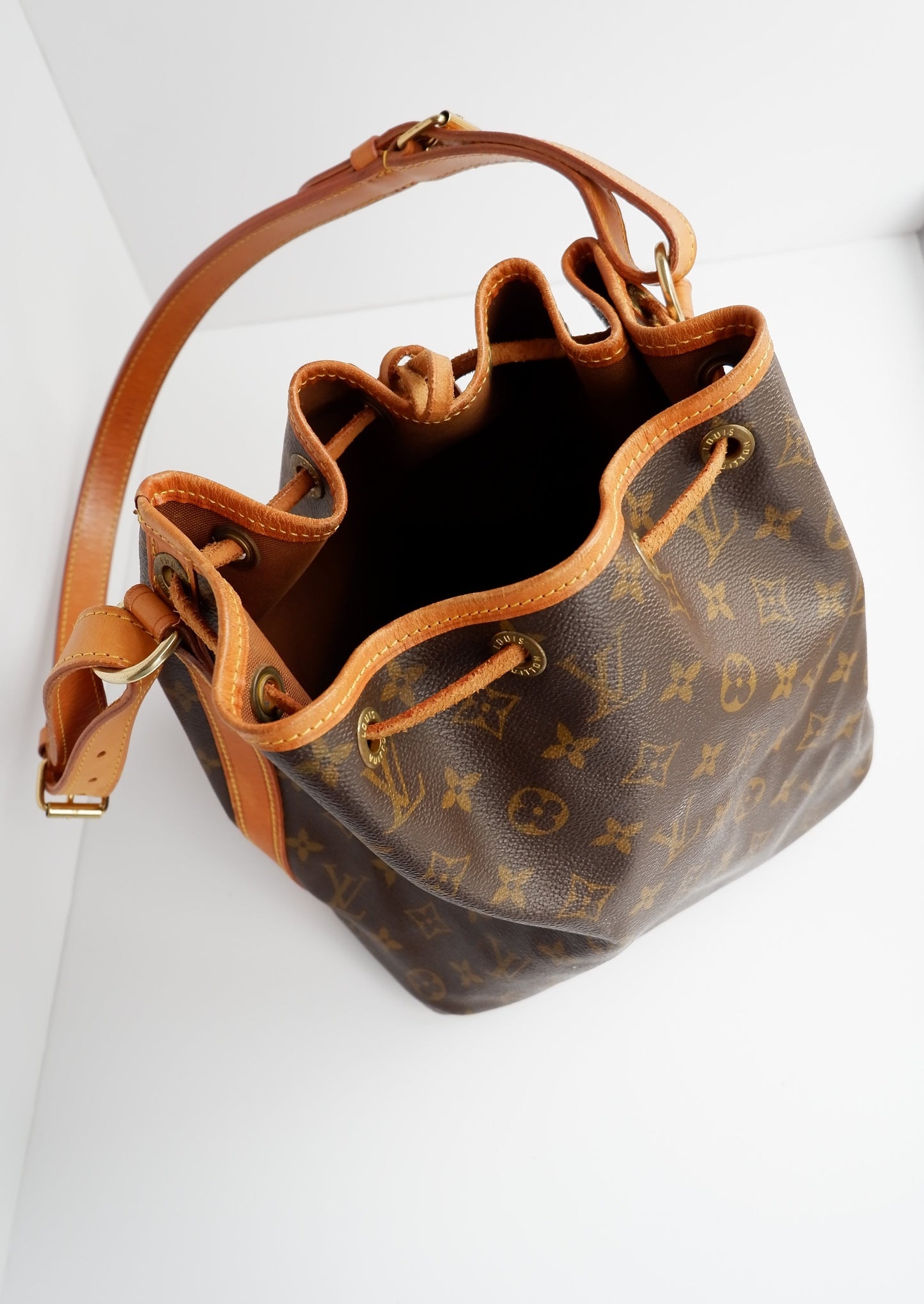 Authentic Preowne Vintage Louis Vuitton Monogram Petit Noe Shoulder Bag