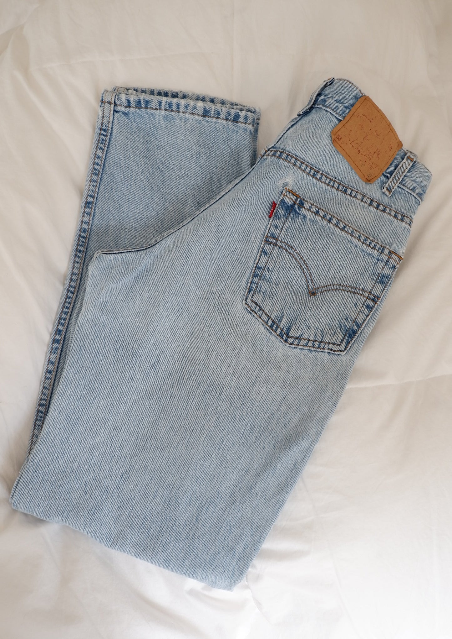 Levis Vintage 550 Light Wash Relaxed Fit Jeans - 30