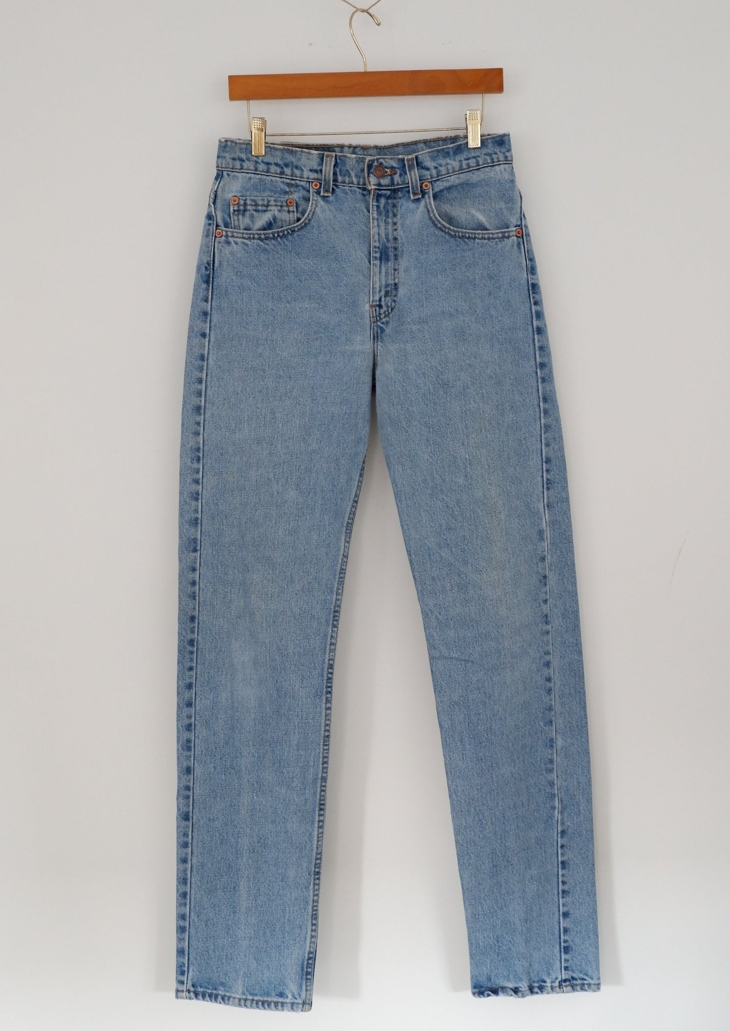 Levis Vintage 505 Medium Light Wash Relaxed Fit Jeans - 31