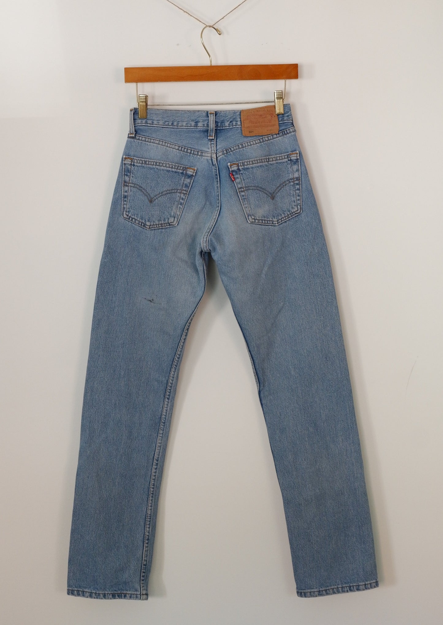 Levis Vintage 501 Medium Light Wash Jeans - 26