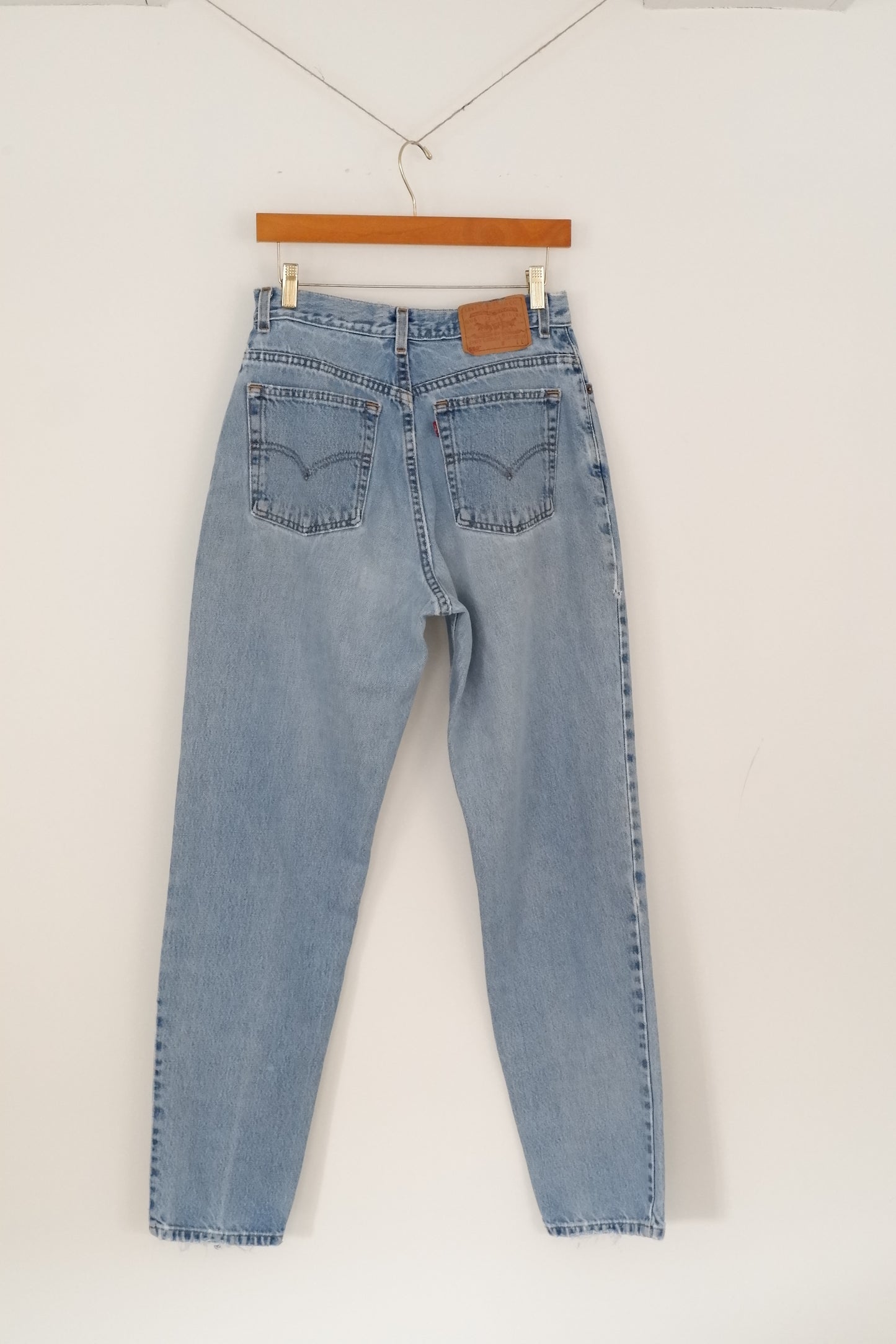 Levis Vintage 550 Medium Wash Jeans - 30