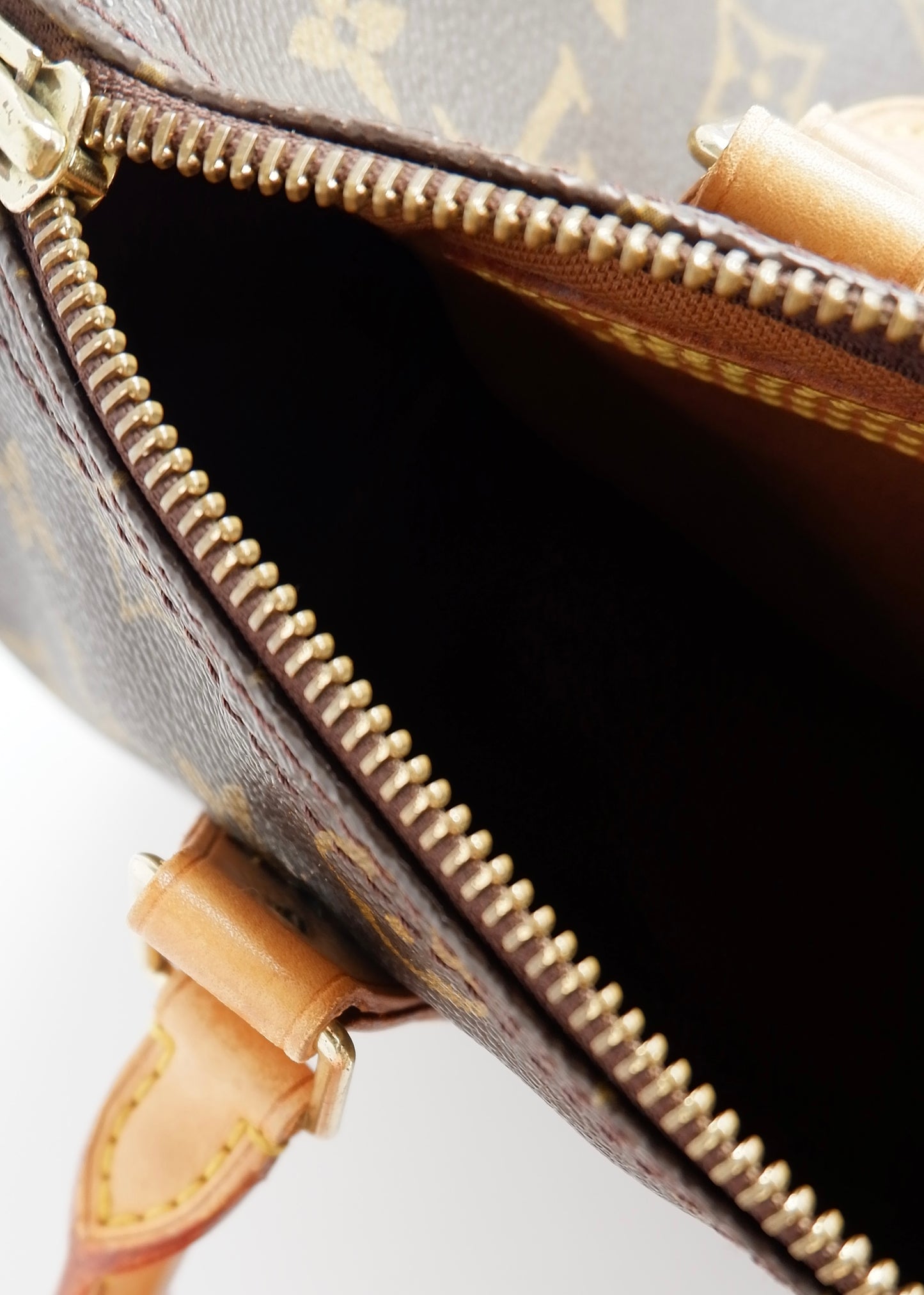 Authentic Preowned Louis Vuitton Monogram Speedy 25