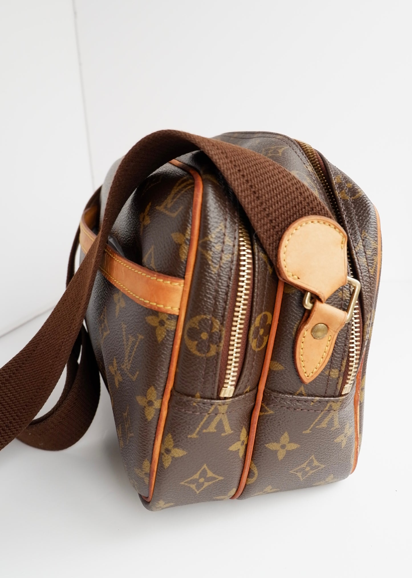 Authentic Preowned Louis Vuitton Monogram Reporter GM Crossbody