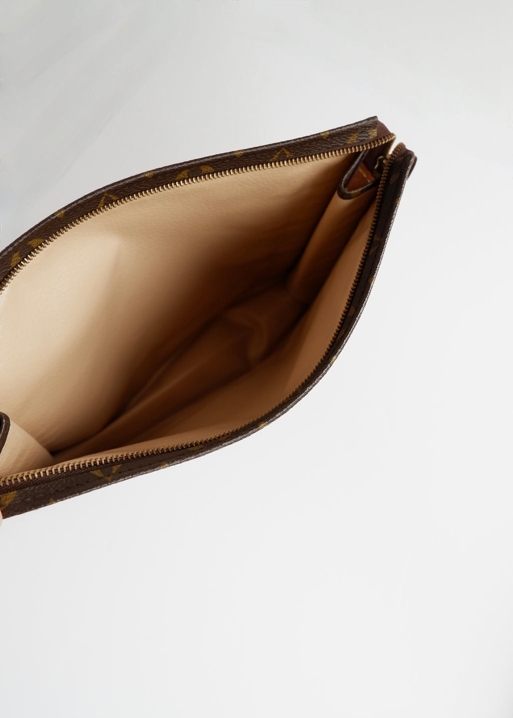 Preowned Louis Vuitton Monogram Toiletry 26 Pouch