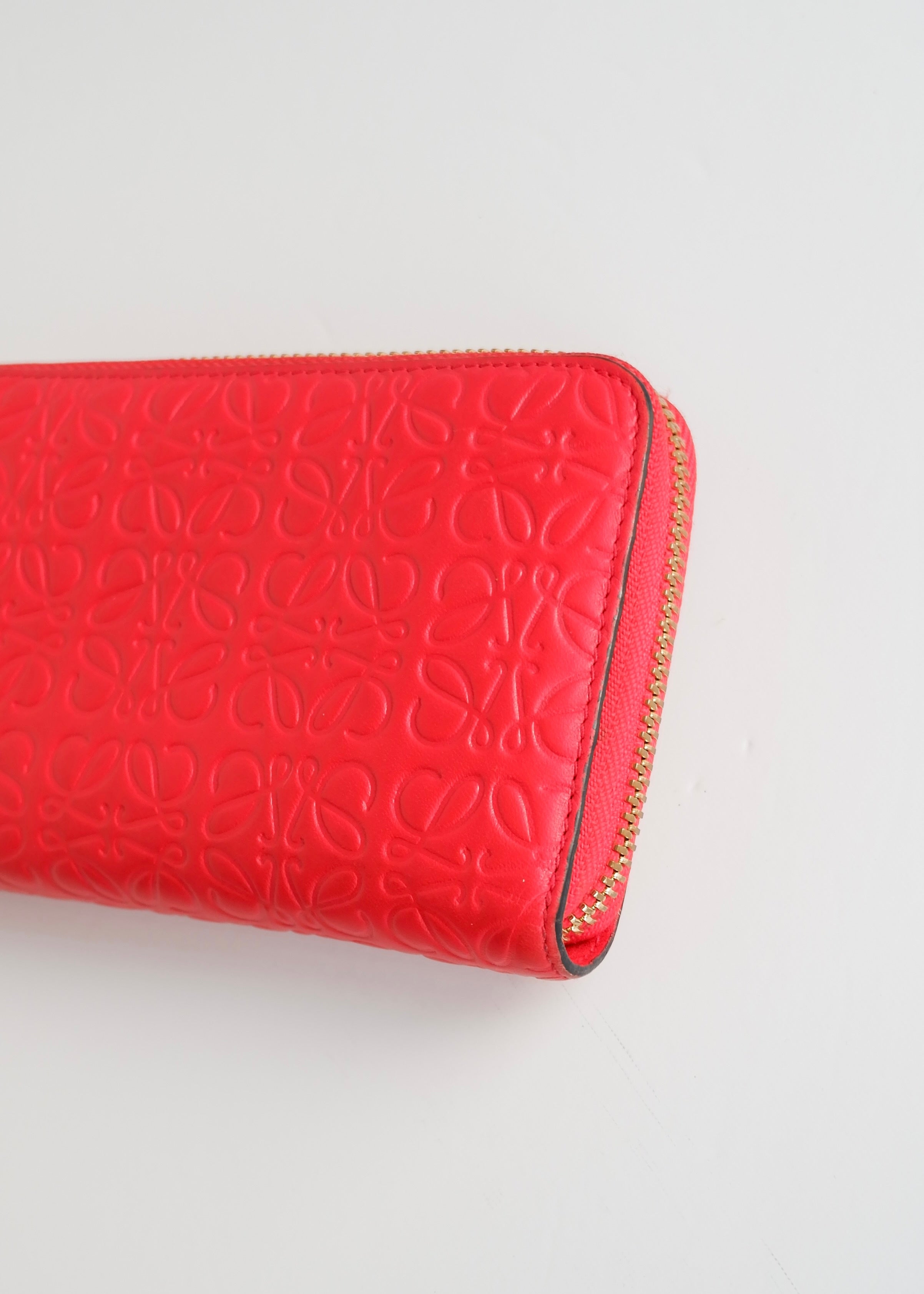 Portefeuille Long Loewe Rouge Zippé Pré-aimé Authentique