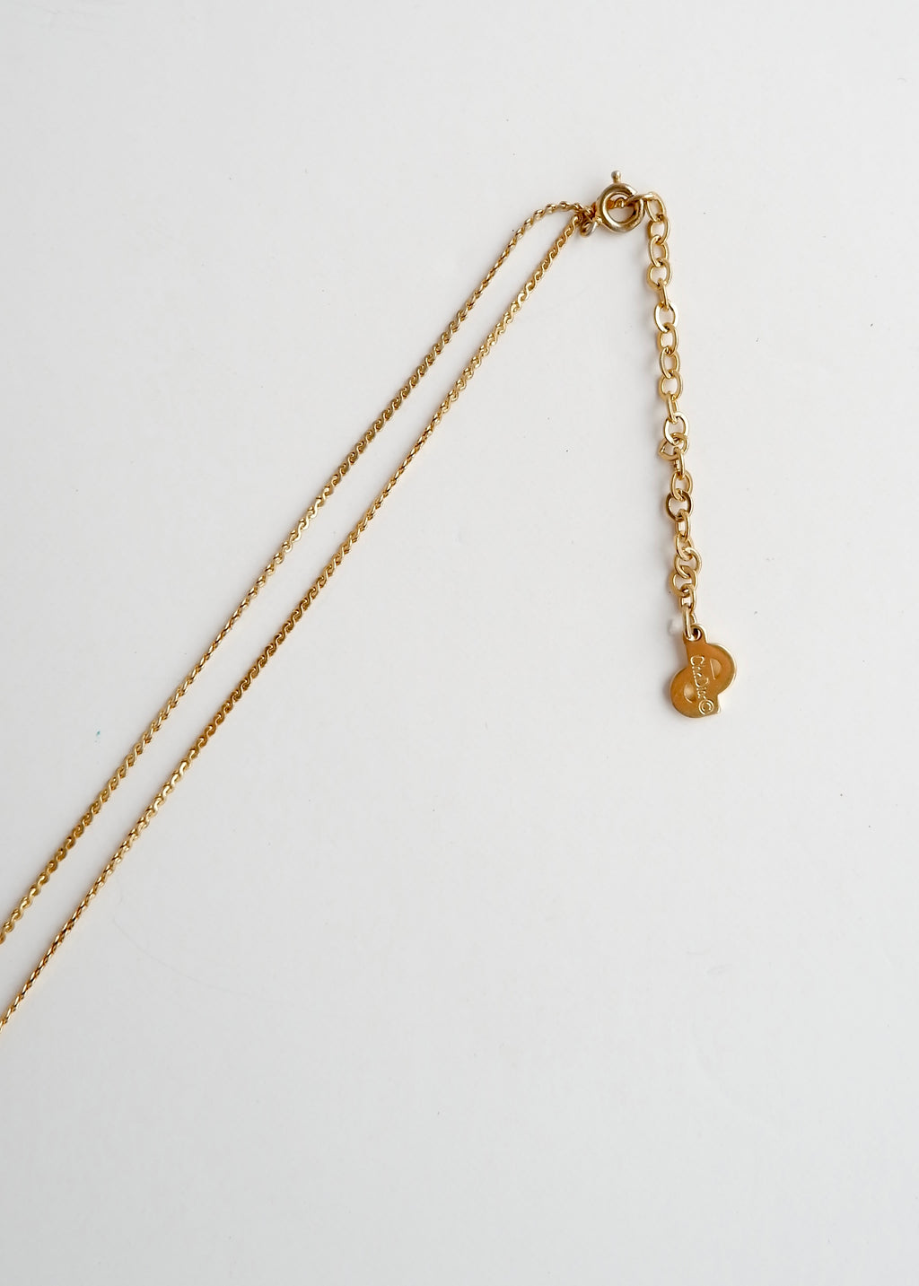 Authentique Collier Dior Vintage Pré-aimé en Métal Doré avec Logo CD