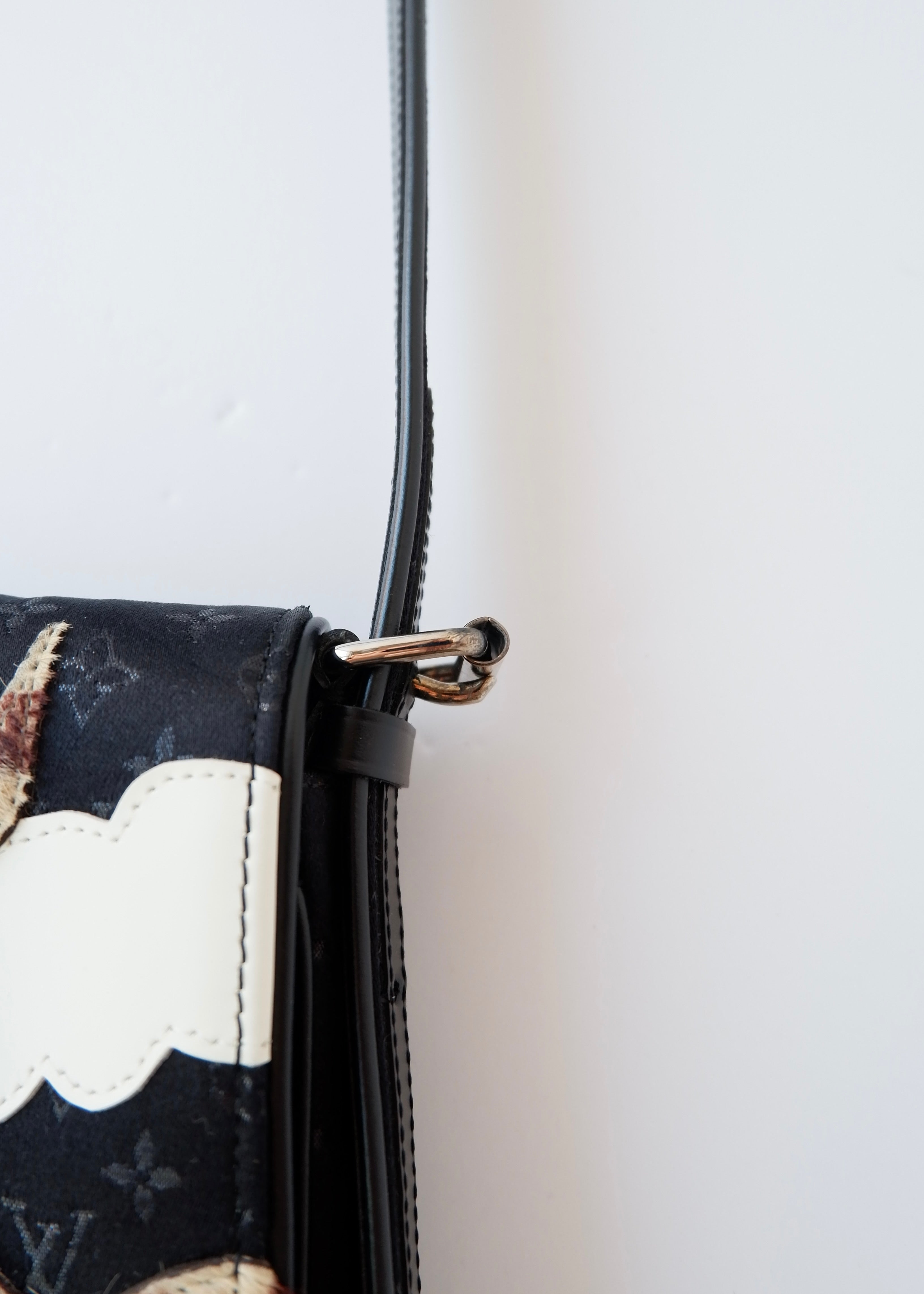 Preowned Louis Vuitton Limited Edition Conte de Fees Musette Bag