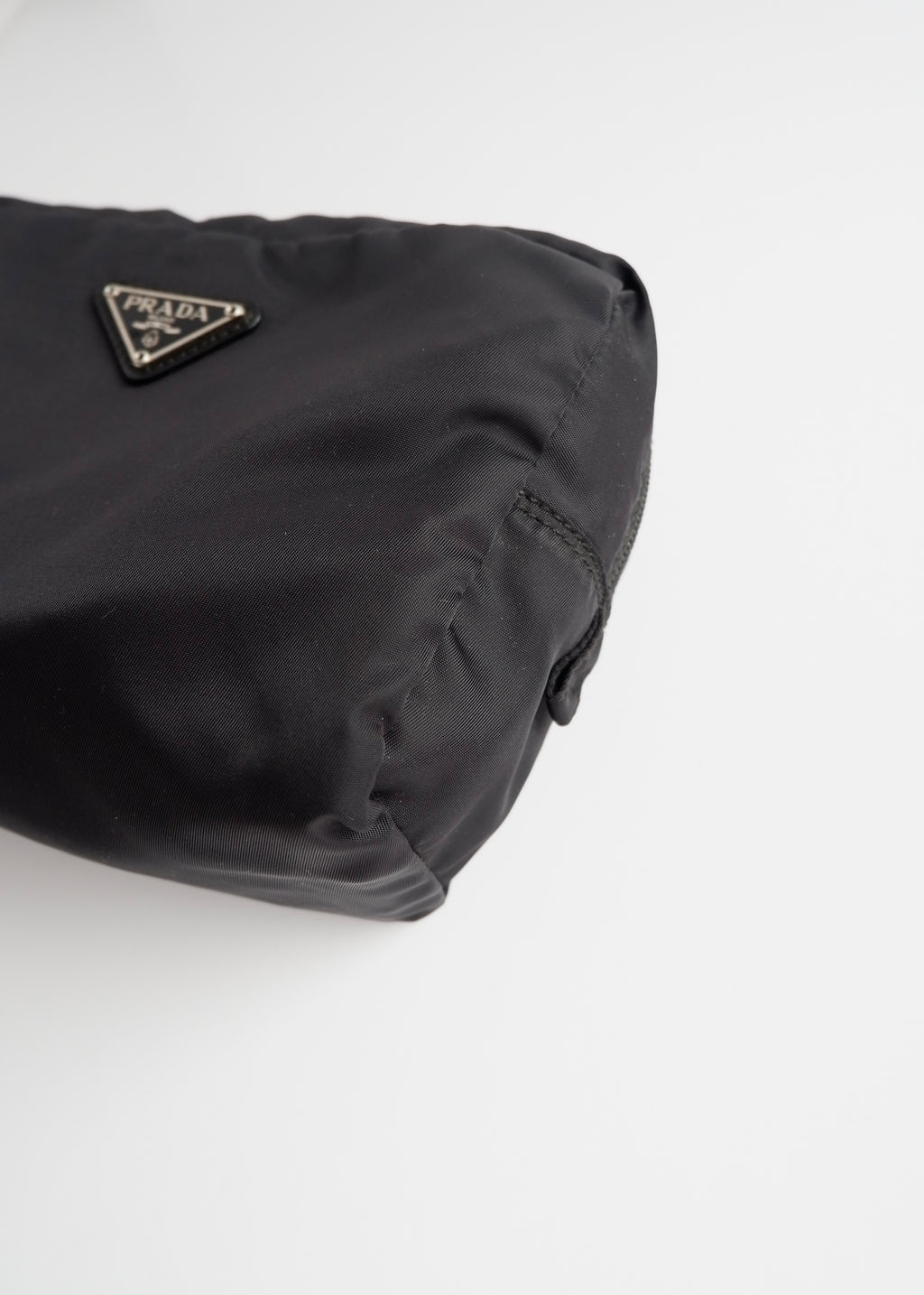 Pochette Prada authentique d'occasion en nylon noir