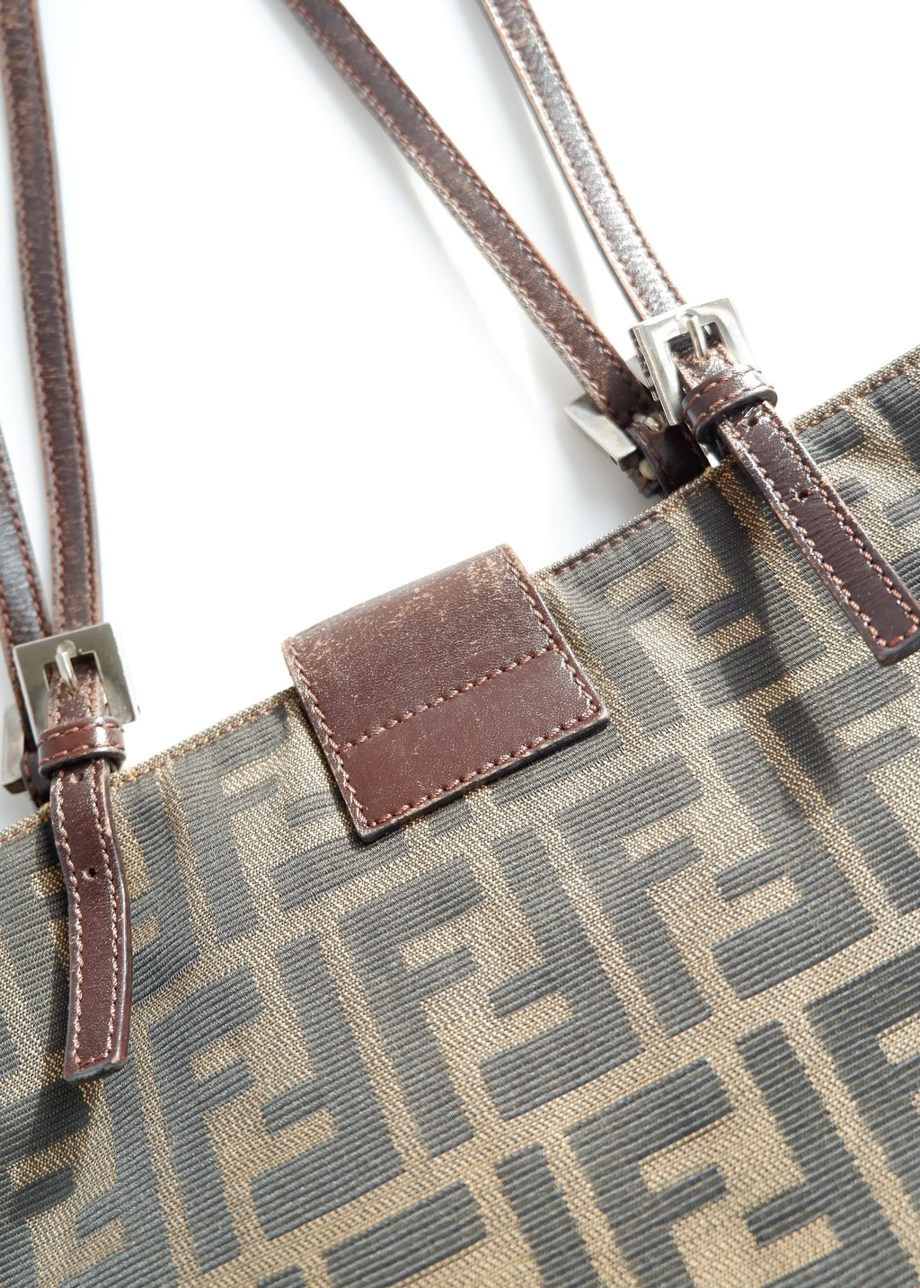 Sac cabas/sac à bandoulière Fendi Zucca authentique d'occasion