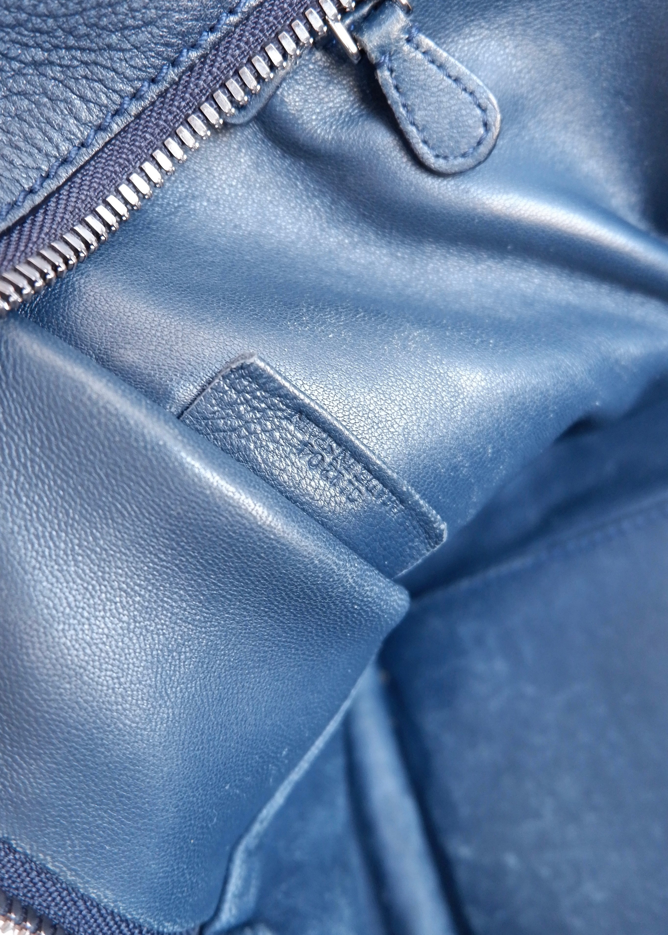 Sac à main Loewe Amazona authentique d'occasion en cuir bleu marine
