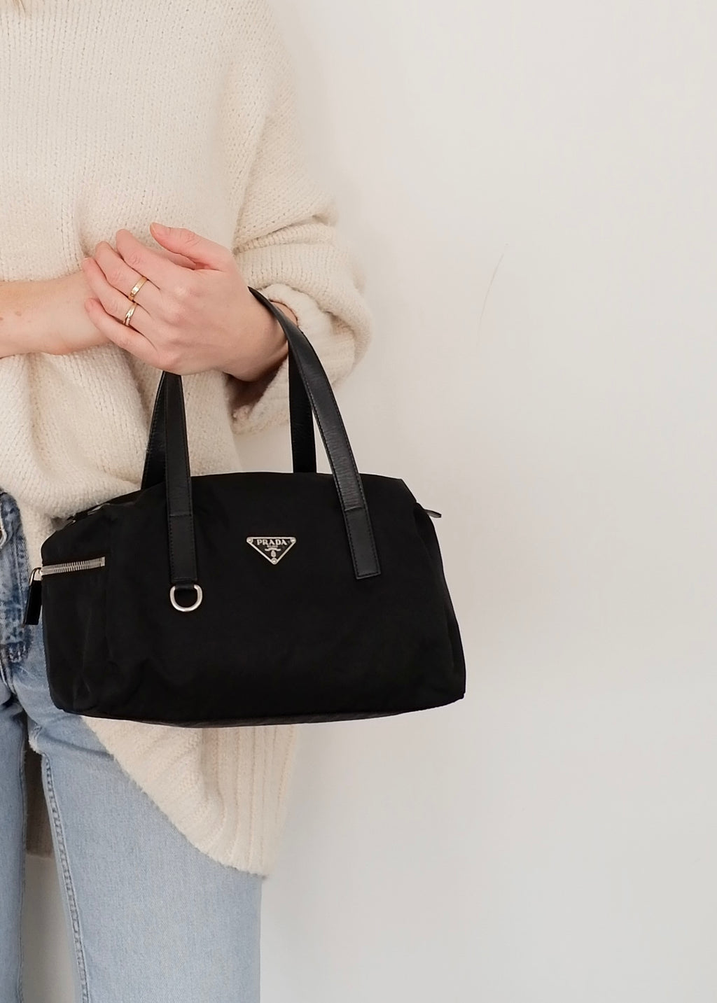 Sac à bandoulière Prada Bowler en nylon noir authentique d'occasion