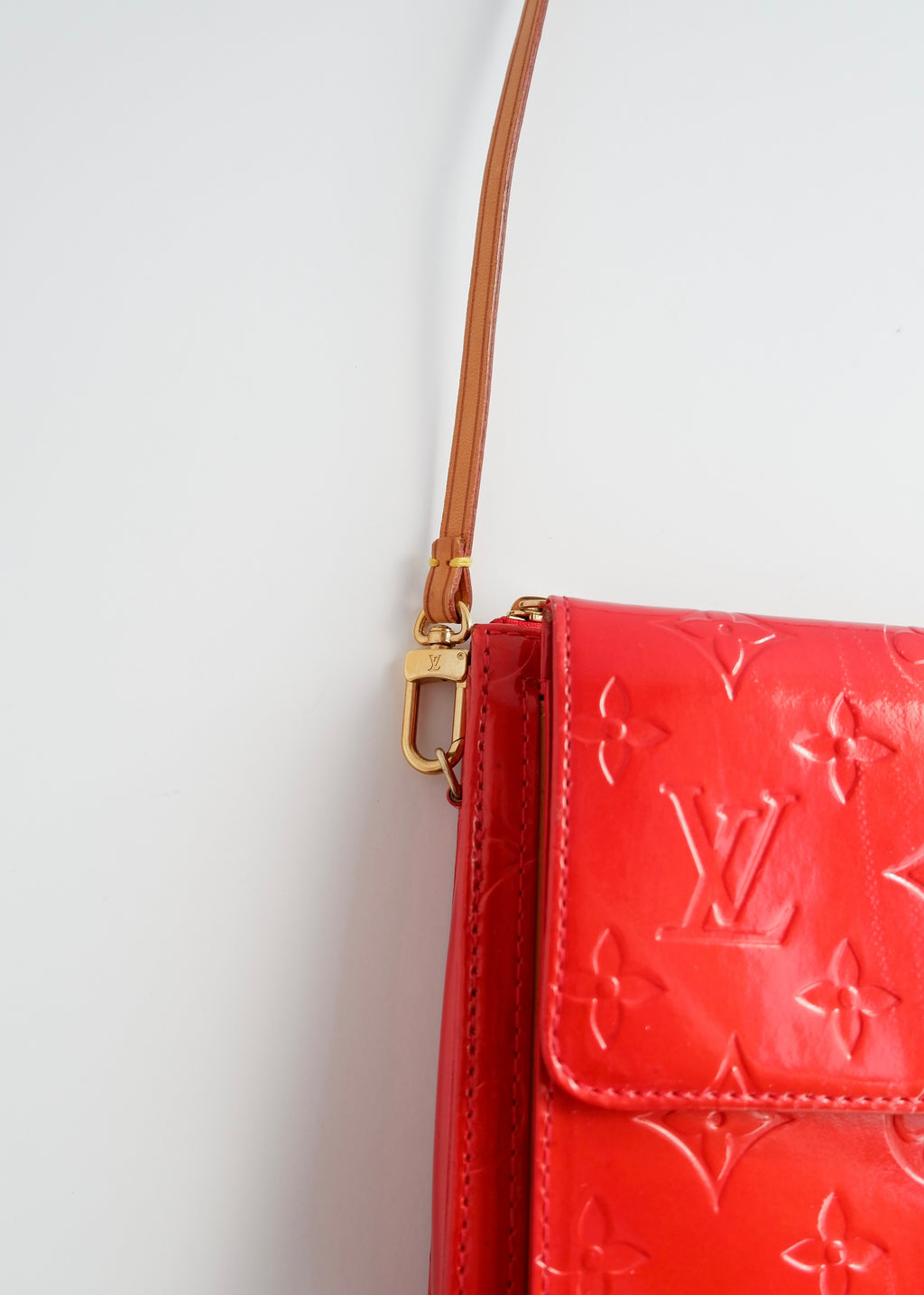 Sac bandoulière Louis Vuitton Monogram Mott Vernis Rouge Authentique d'occasion