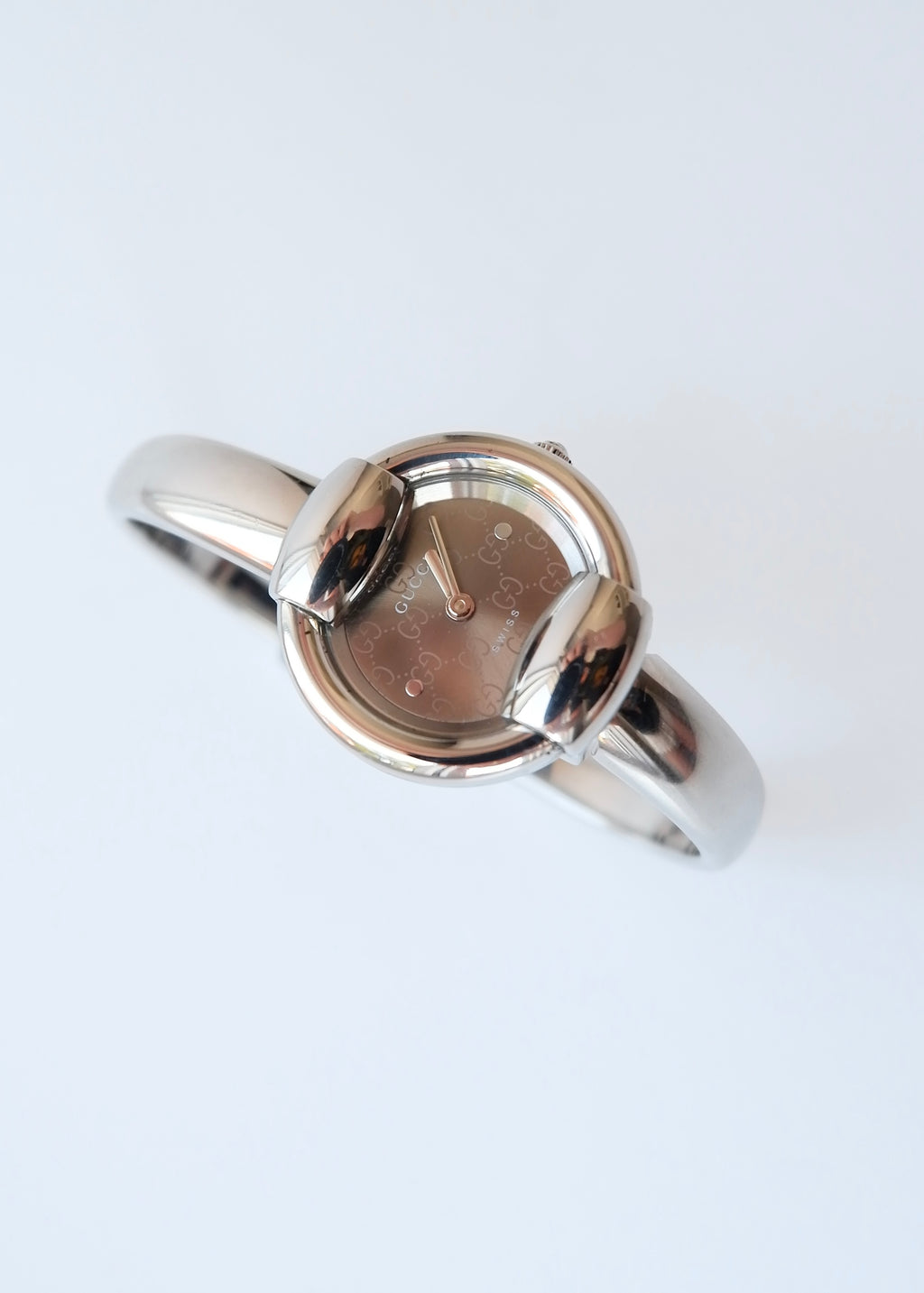Preowned Gucci Silver Thin Band Circle Face Stainless Steel Watch