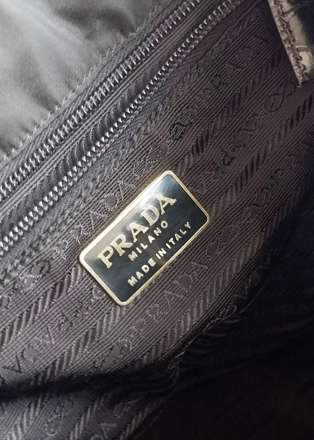 Sac à dos Prada authentique d'occasion en nylon et cuir noir