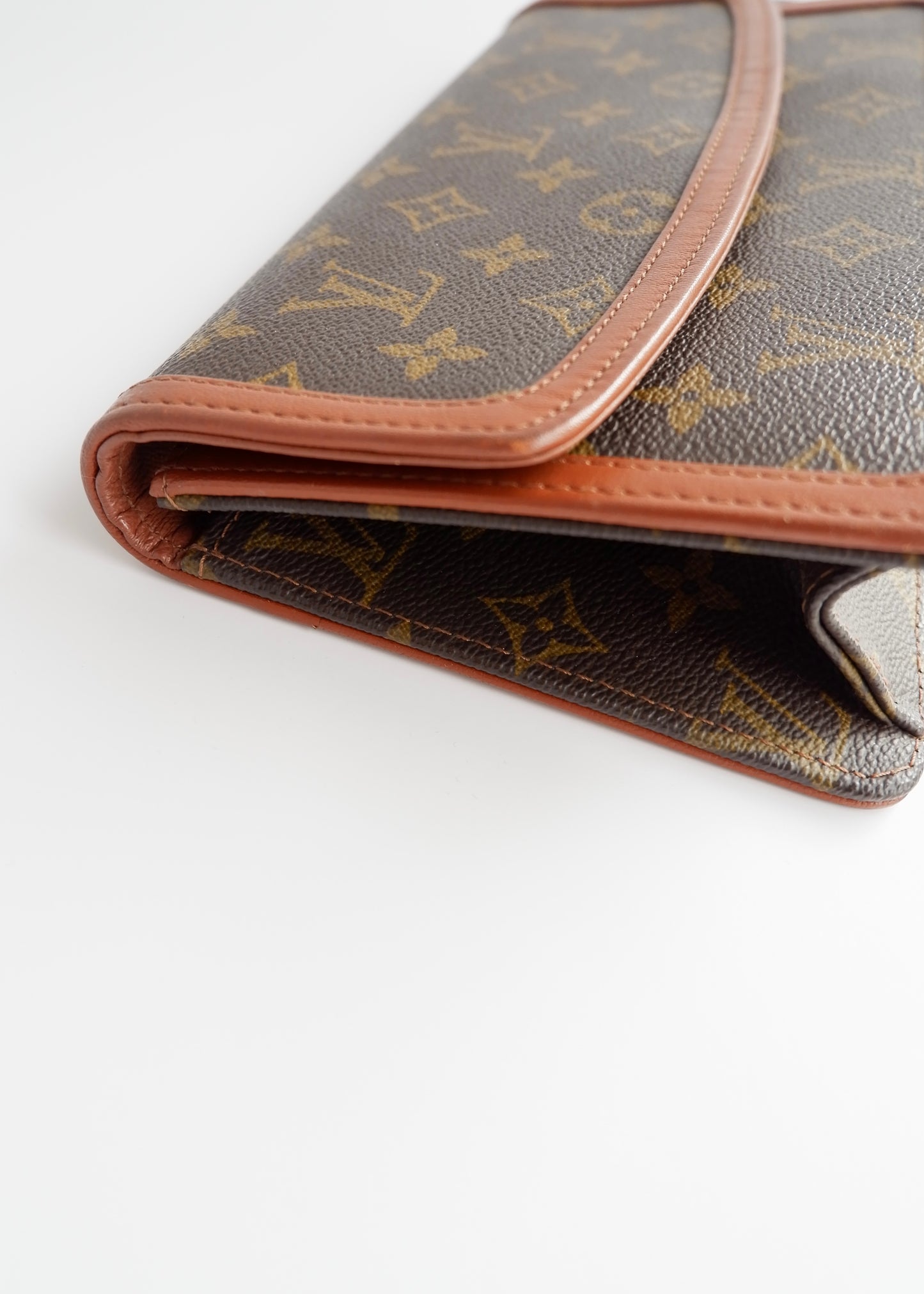 Authentic Preowned Vintage Louis Vuitton Monogram Pochette Dame Clutch