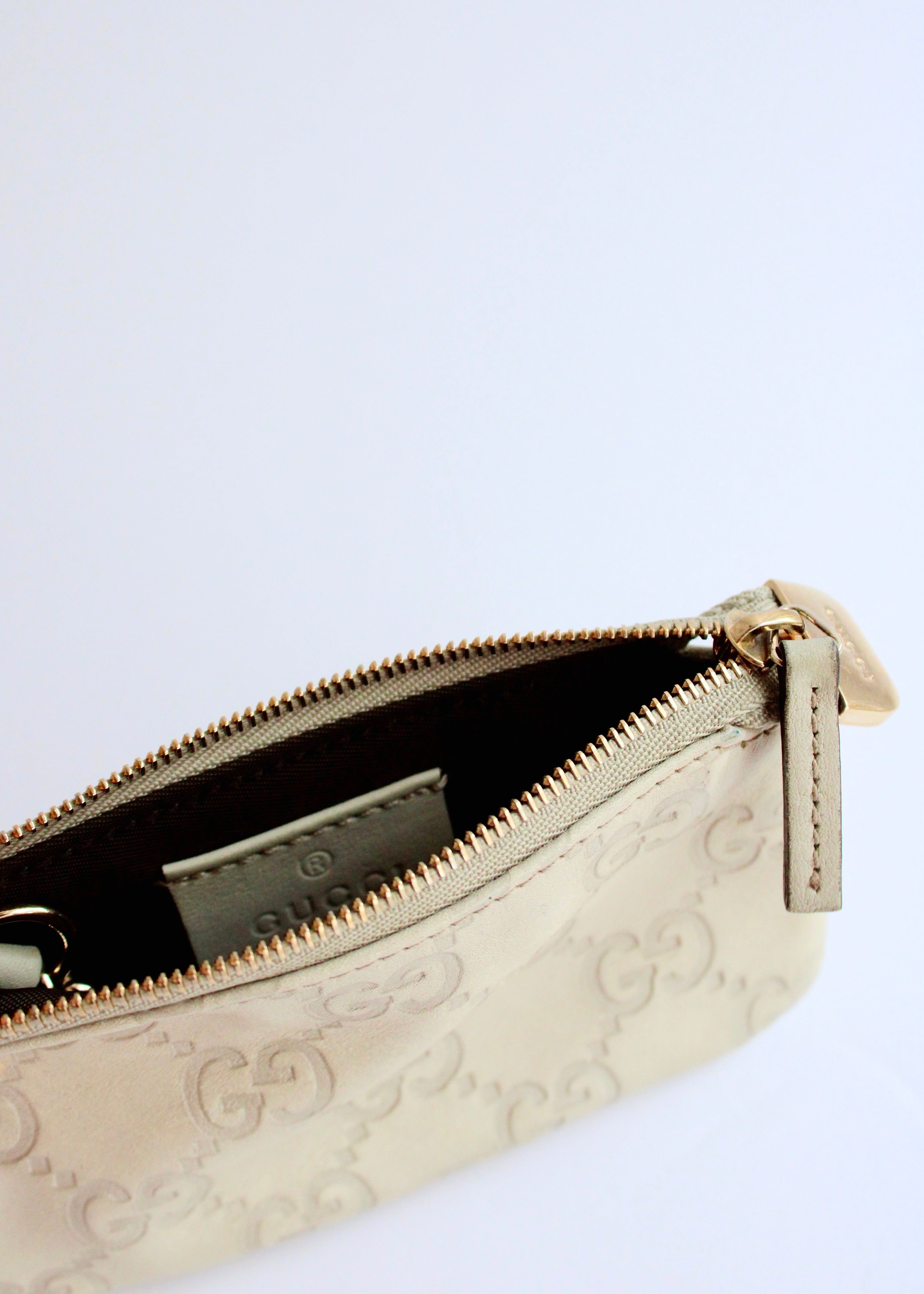 Preowned Gucci Beige Leather GG Card/Key Pouch