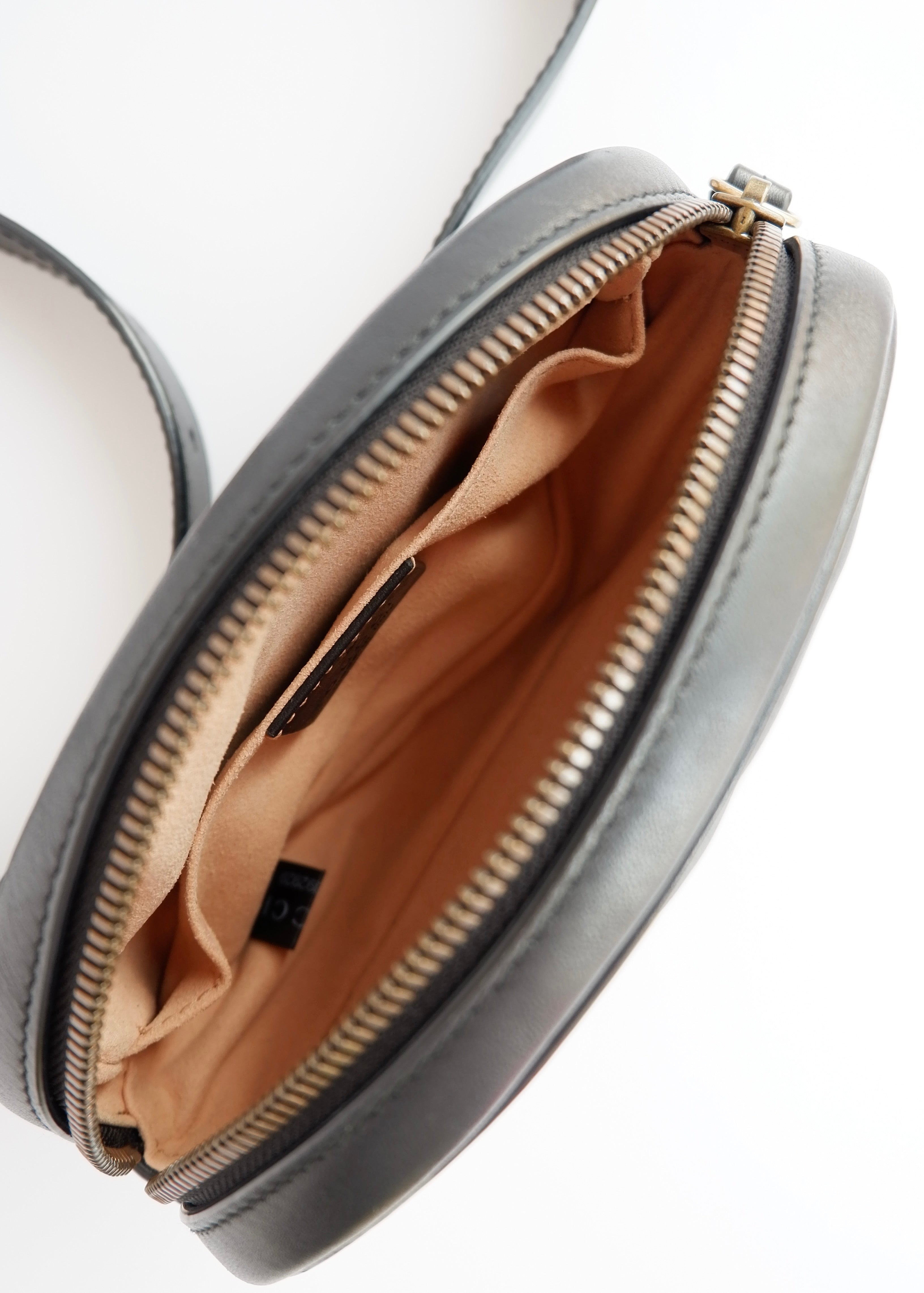 Sac ceinture Gucci Marmont authentique d'occasion en cuir noir