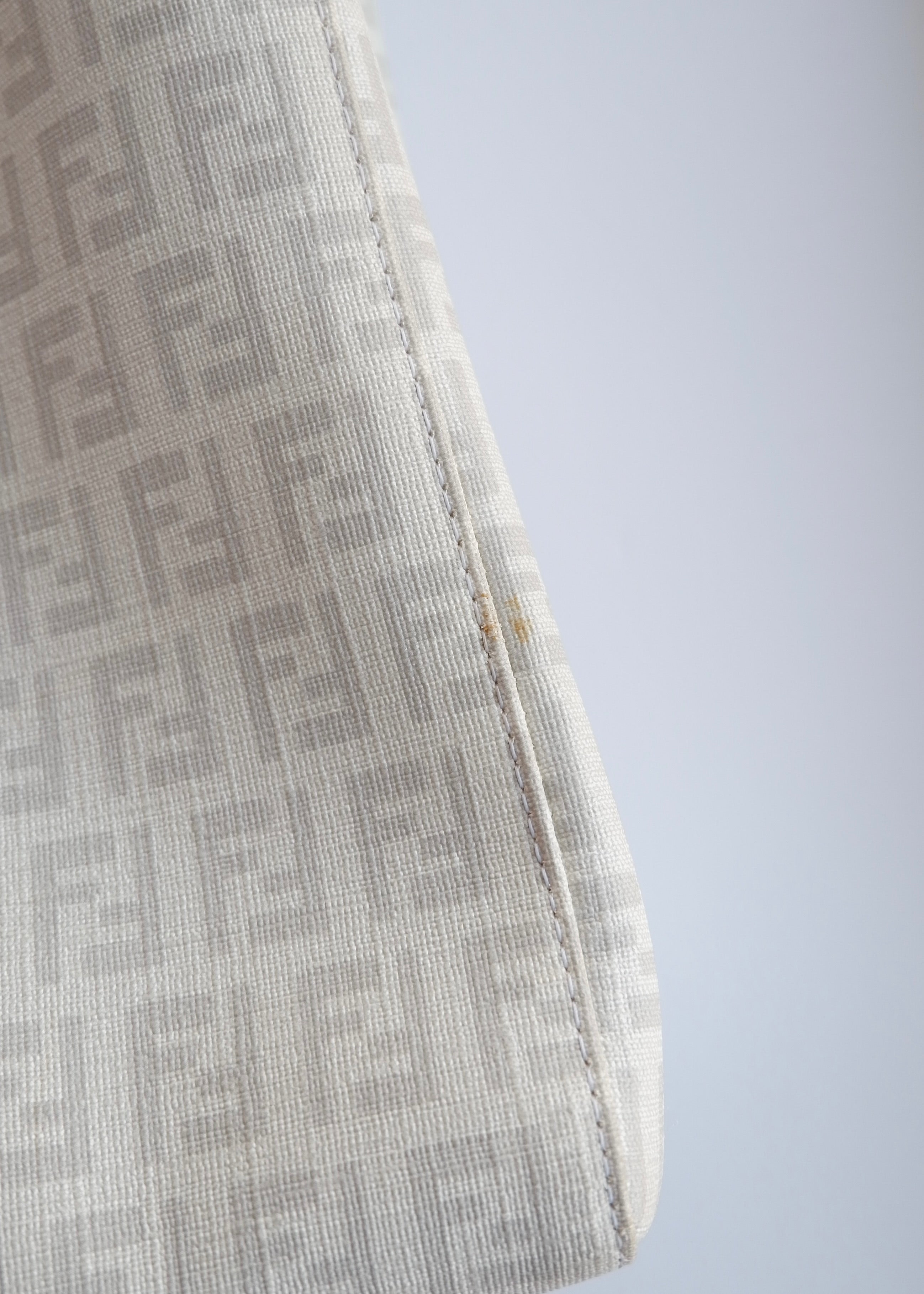 Sac à main Fendi Zucchino blanc d'occasion authentique