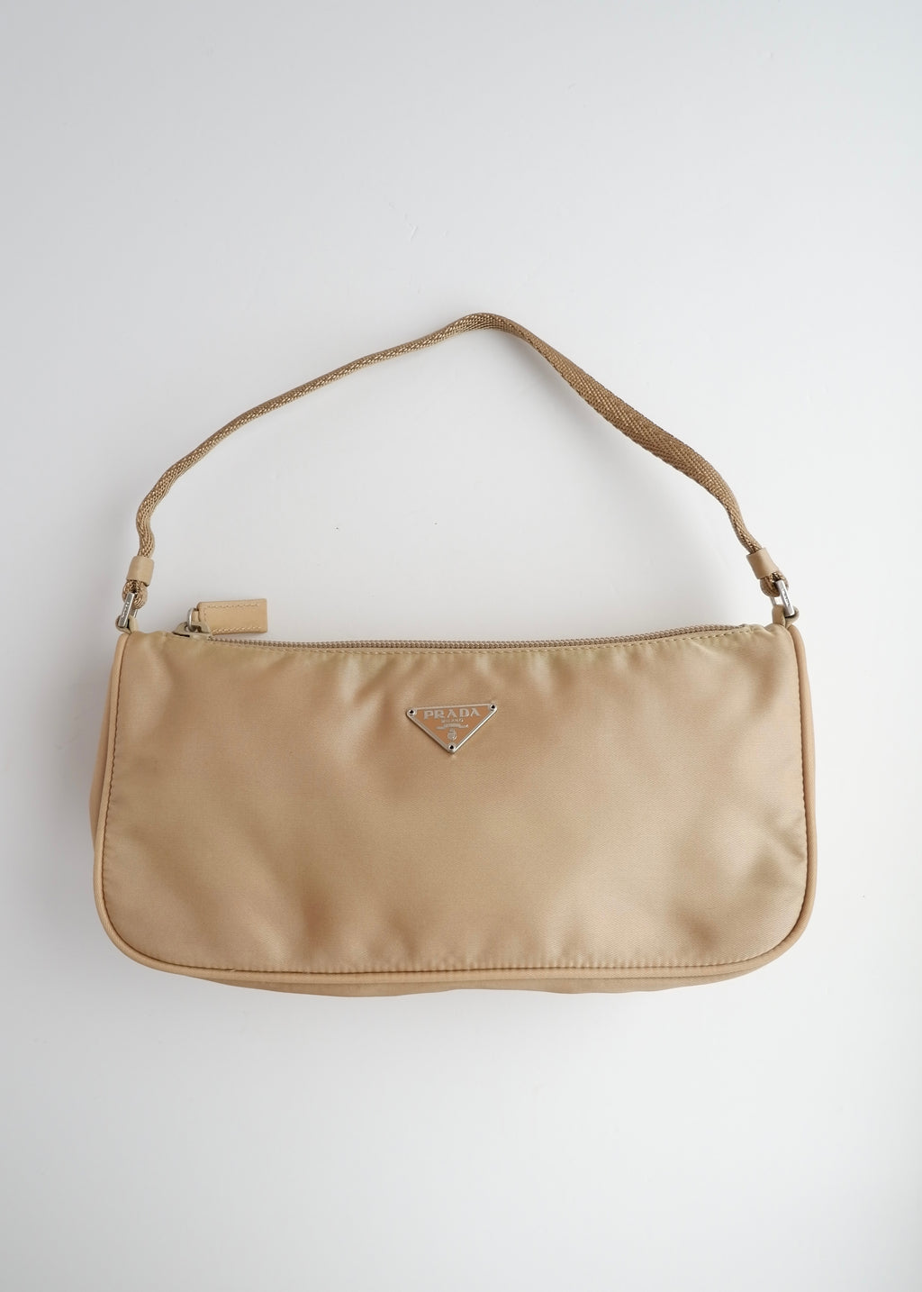 Authentique sac bandoulière Prada en nylon beige d'occasion